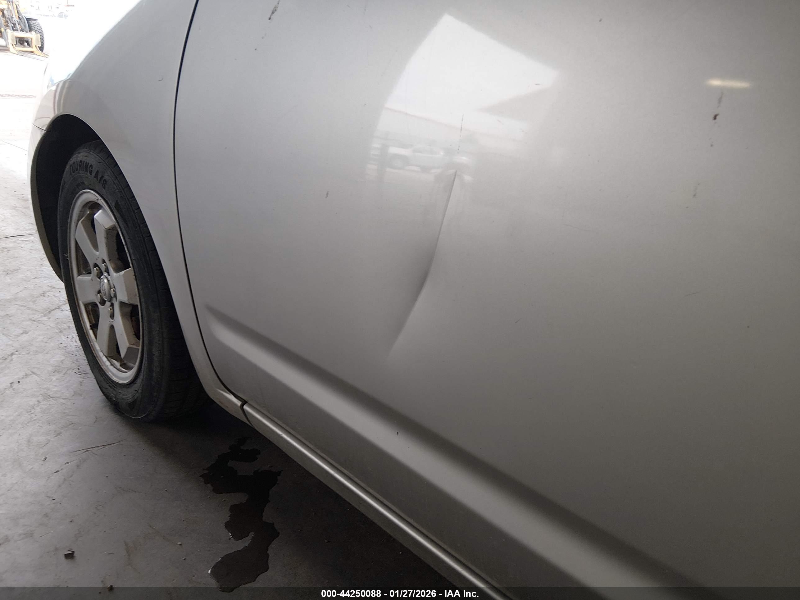 TOYOTA PRIUS image 6