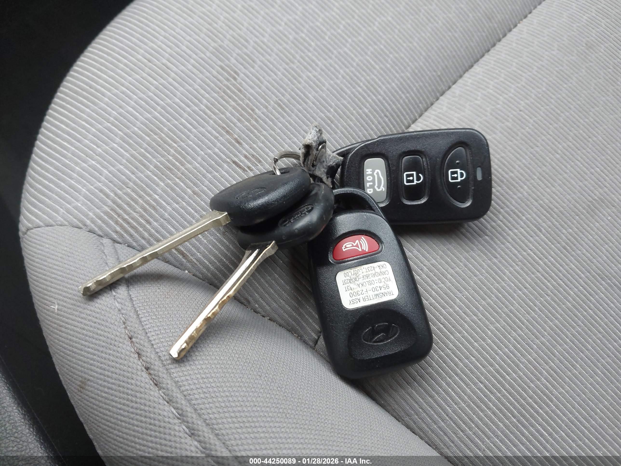 HYUNDAI ELANTRA image 11