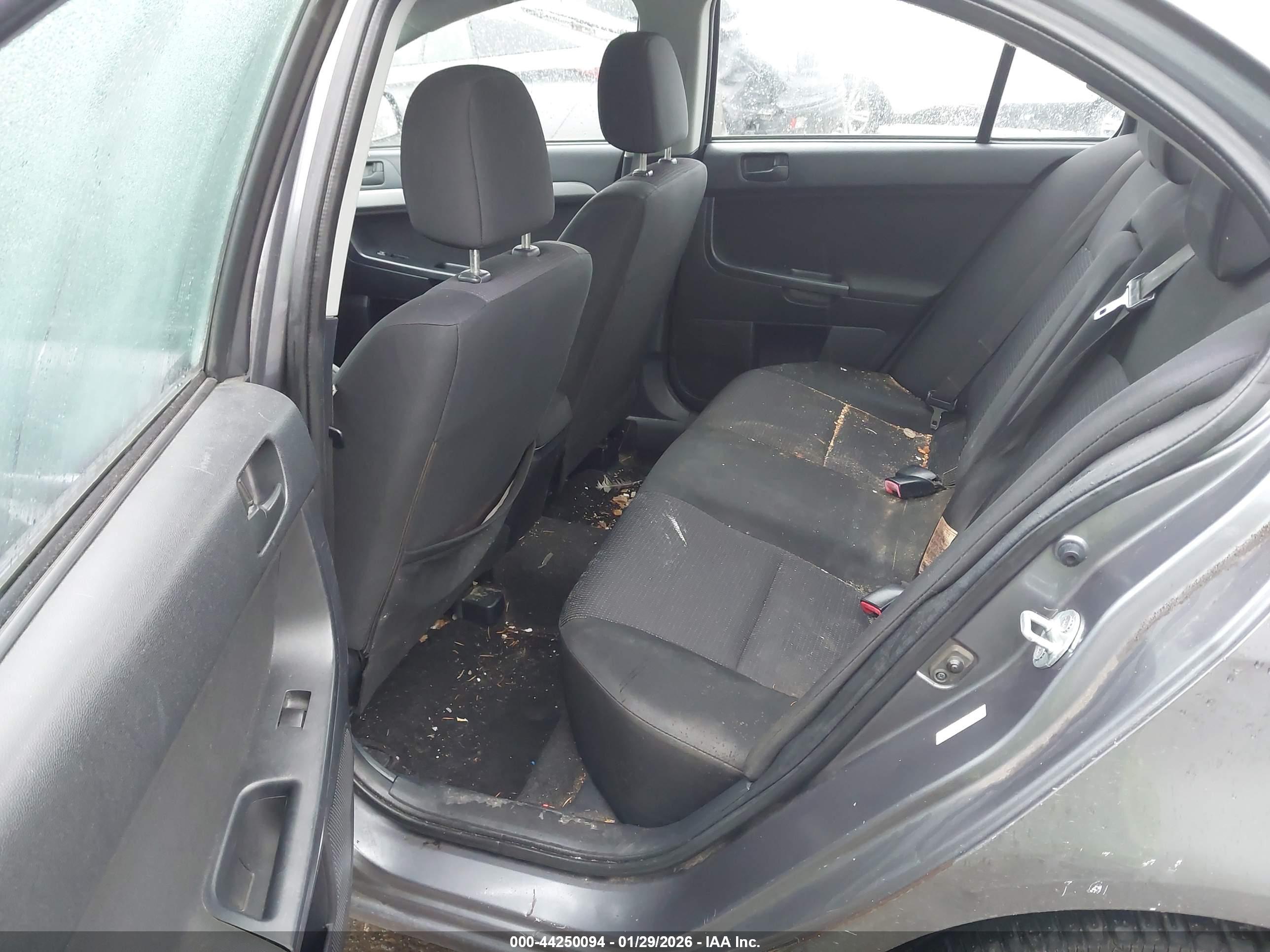 MITSUBISHI LANCER image 8