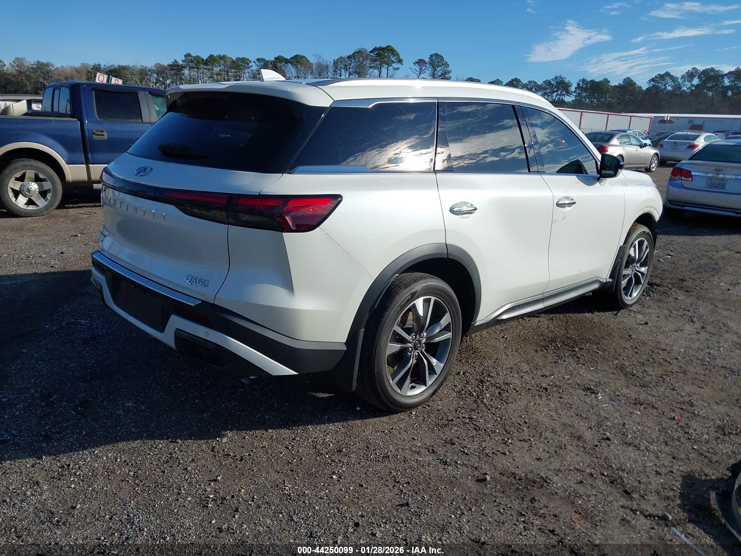 INFINITI QX60 image 4