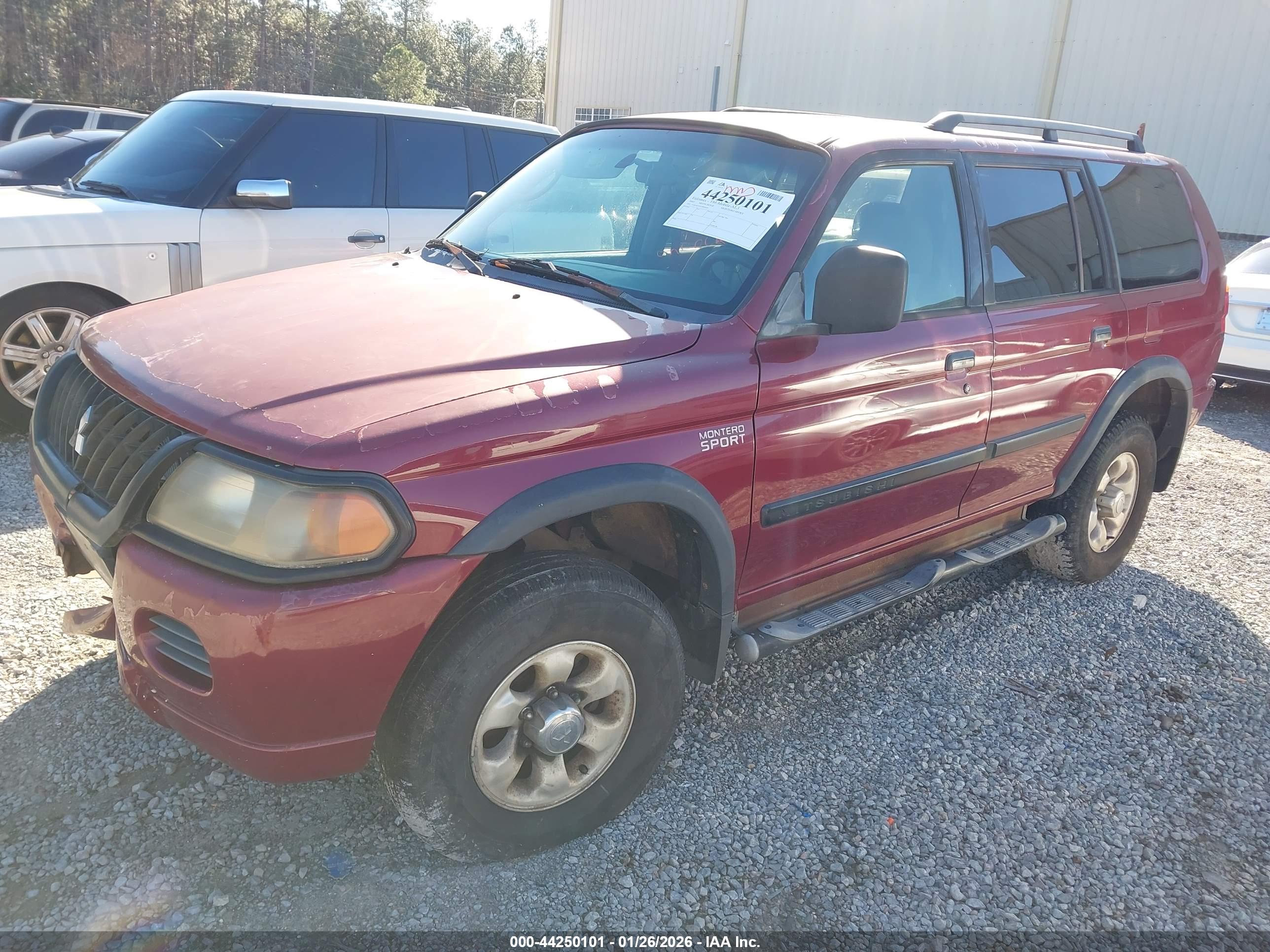 MITSUBISHI MONTERO image 2
