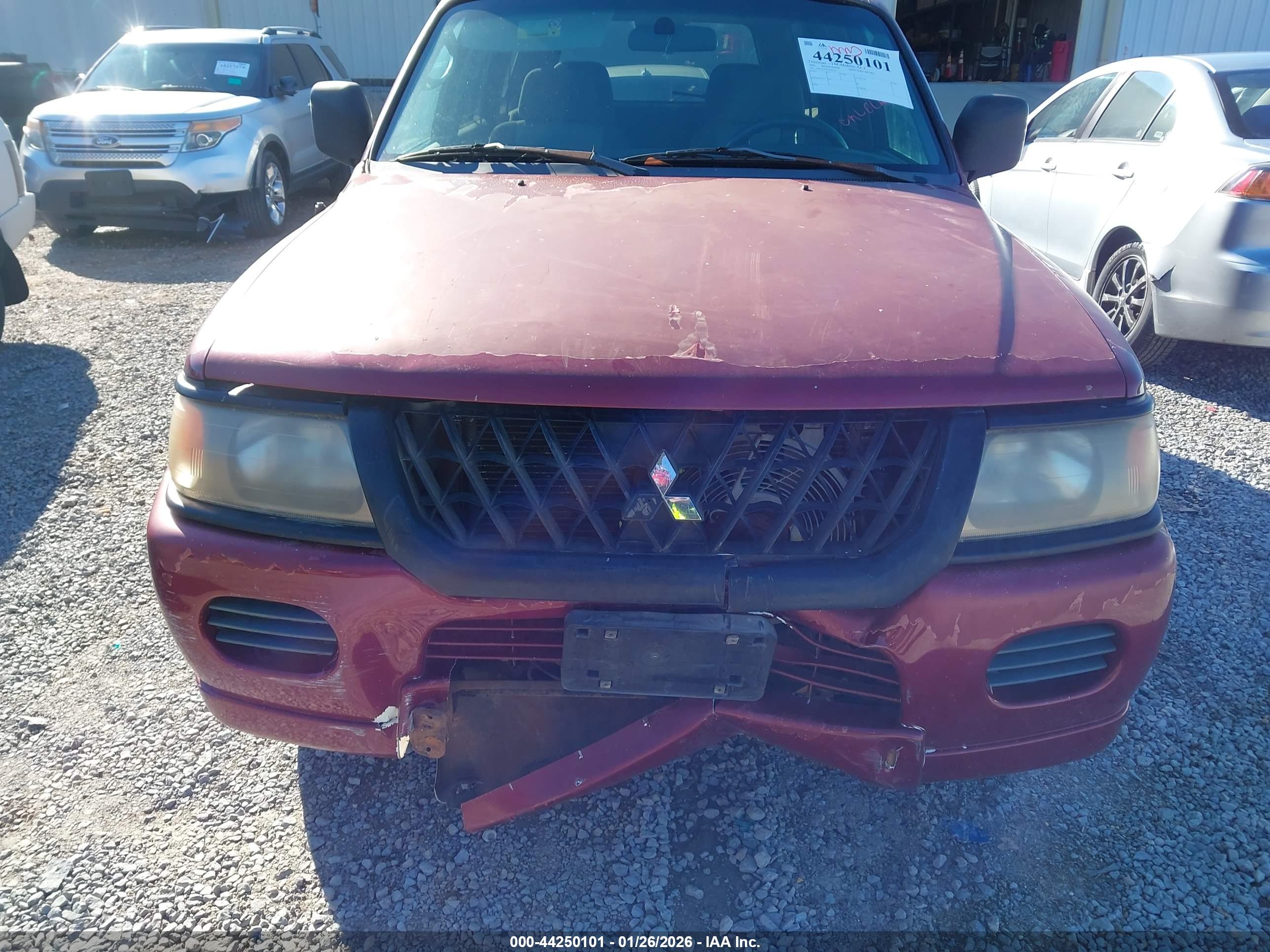 MITSUBISHI MONTERO image 6