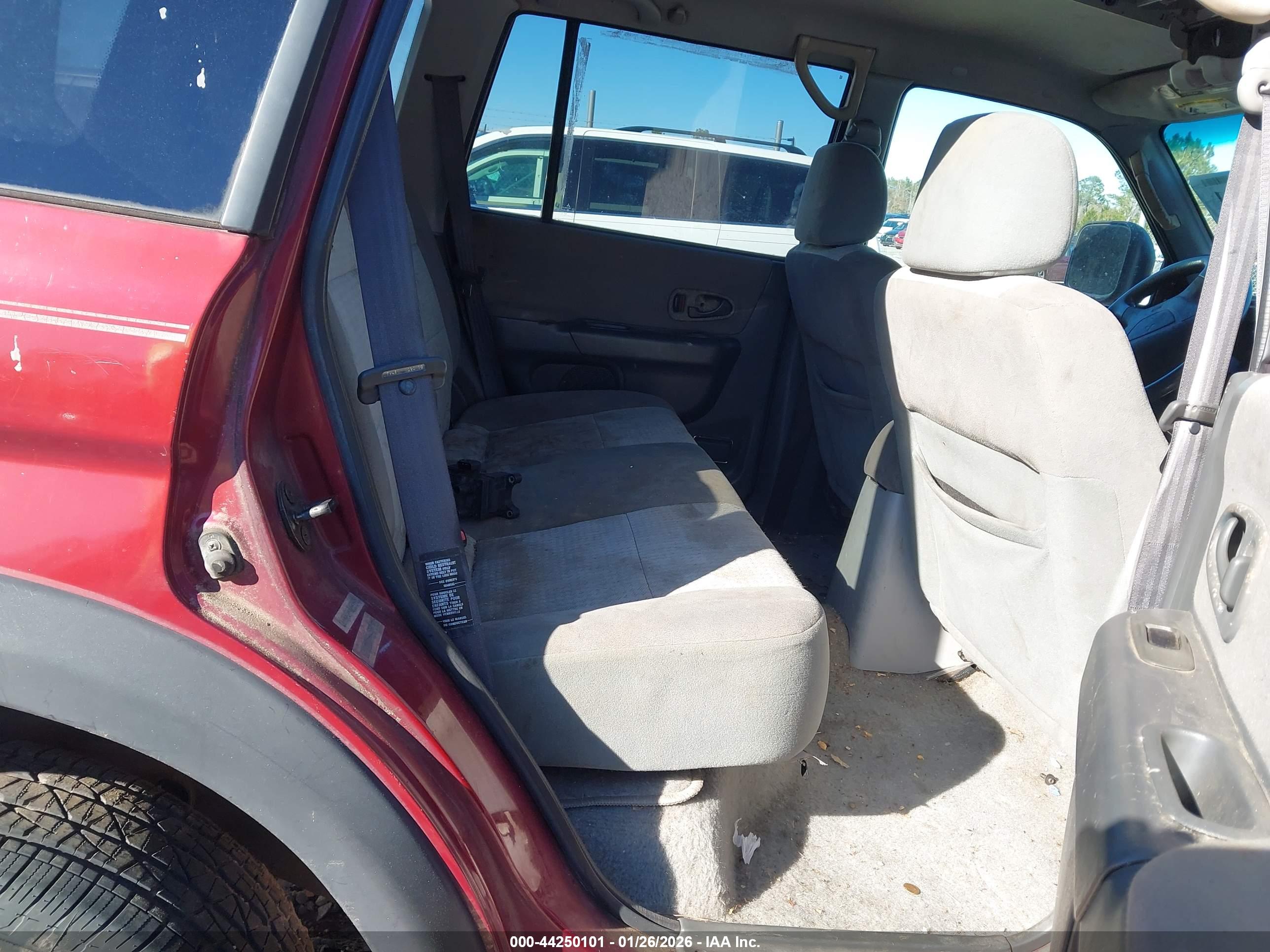 MITSUBISHI MONTERO image 8