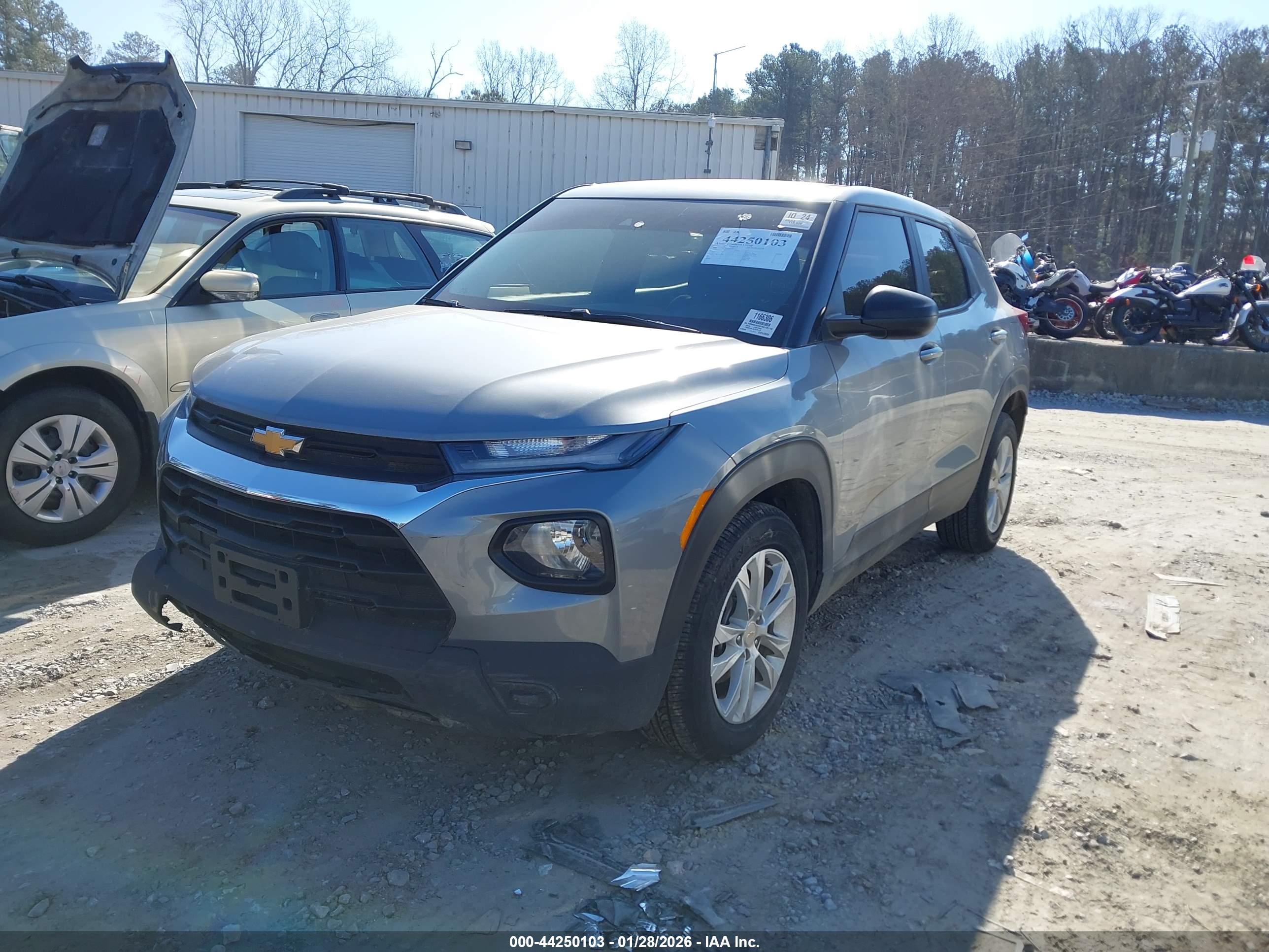 CHEVROLET TRAILBLAZER image 2
