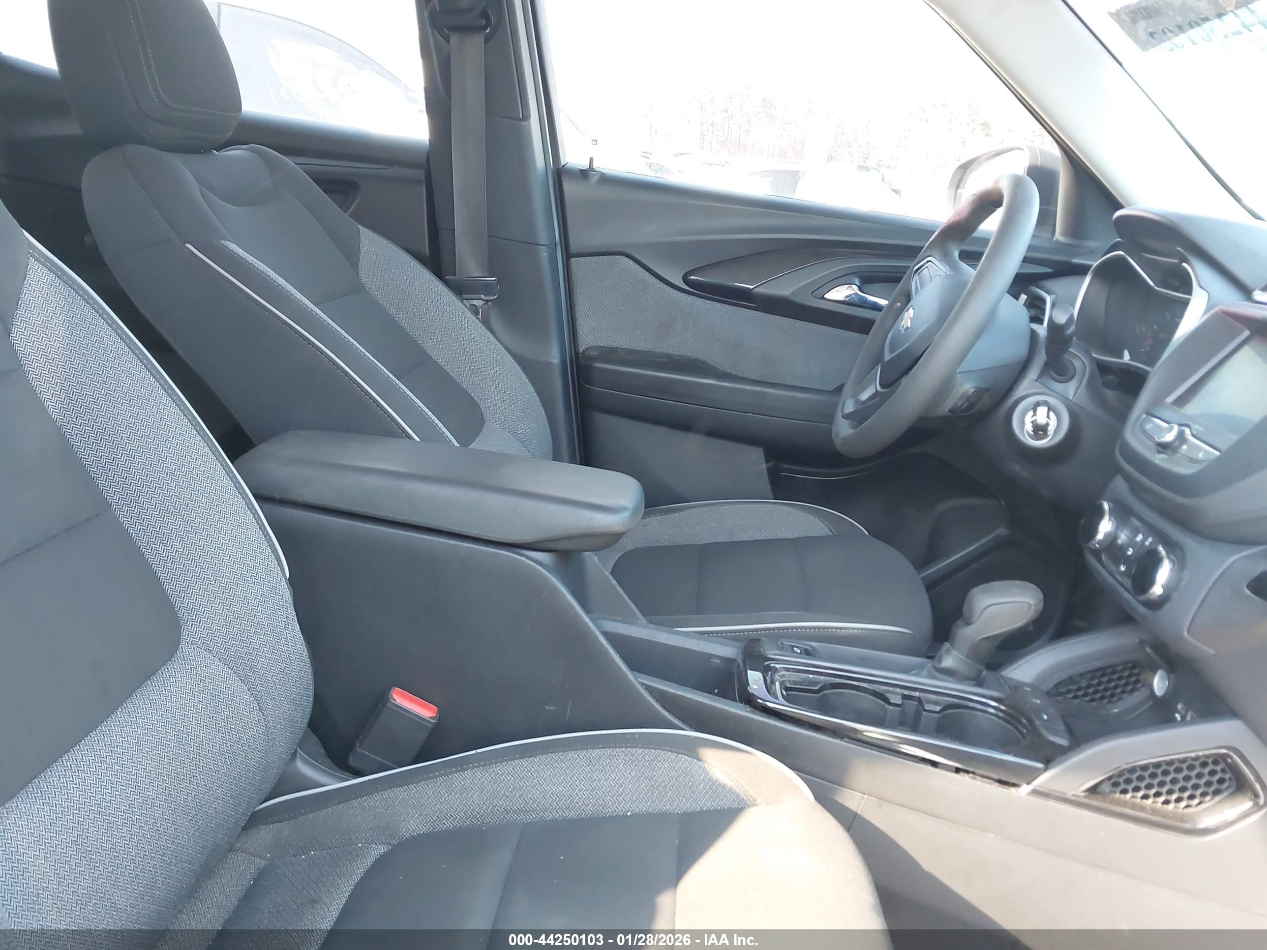 CHEVROLET TRAILBLAZER image 5