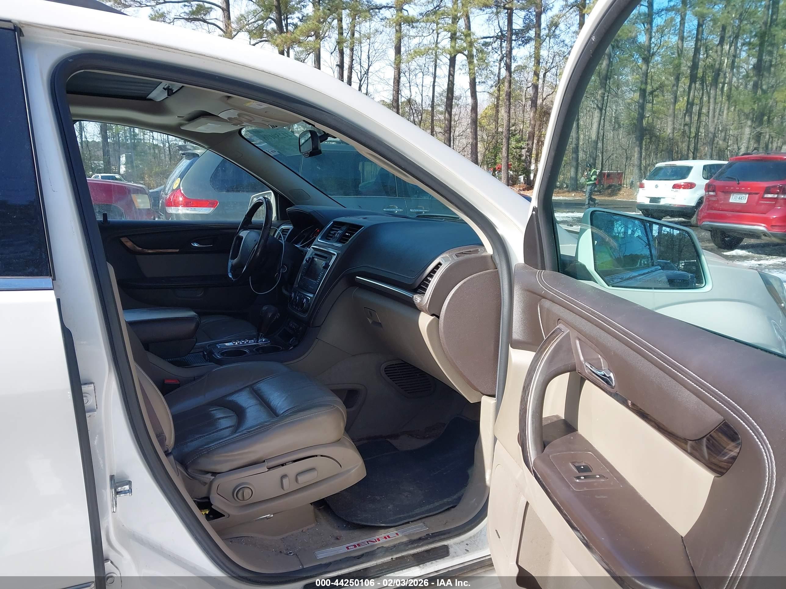 GMC ACADIA image 5