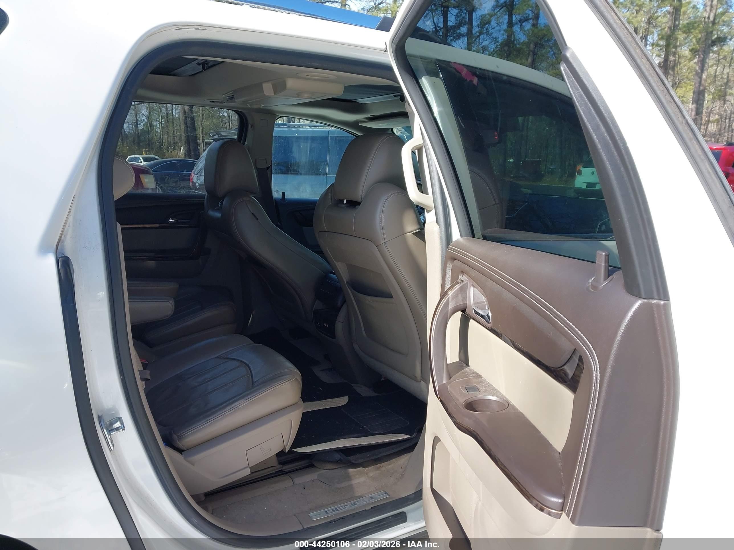 GMC ACADIA image 8