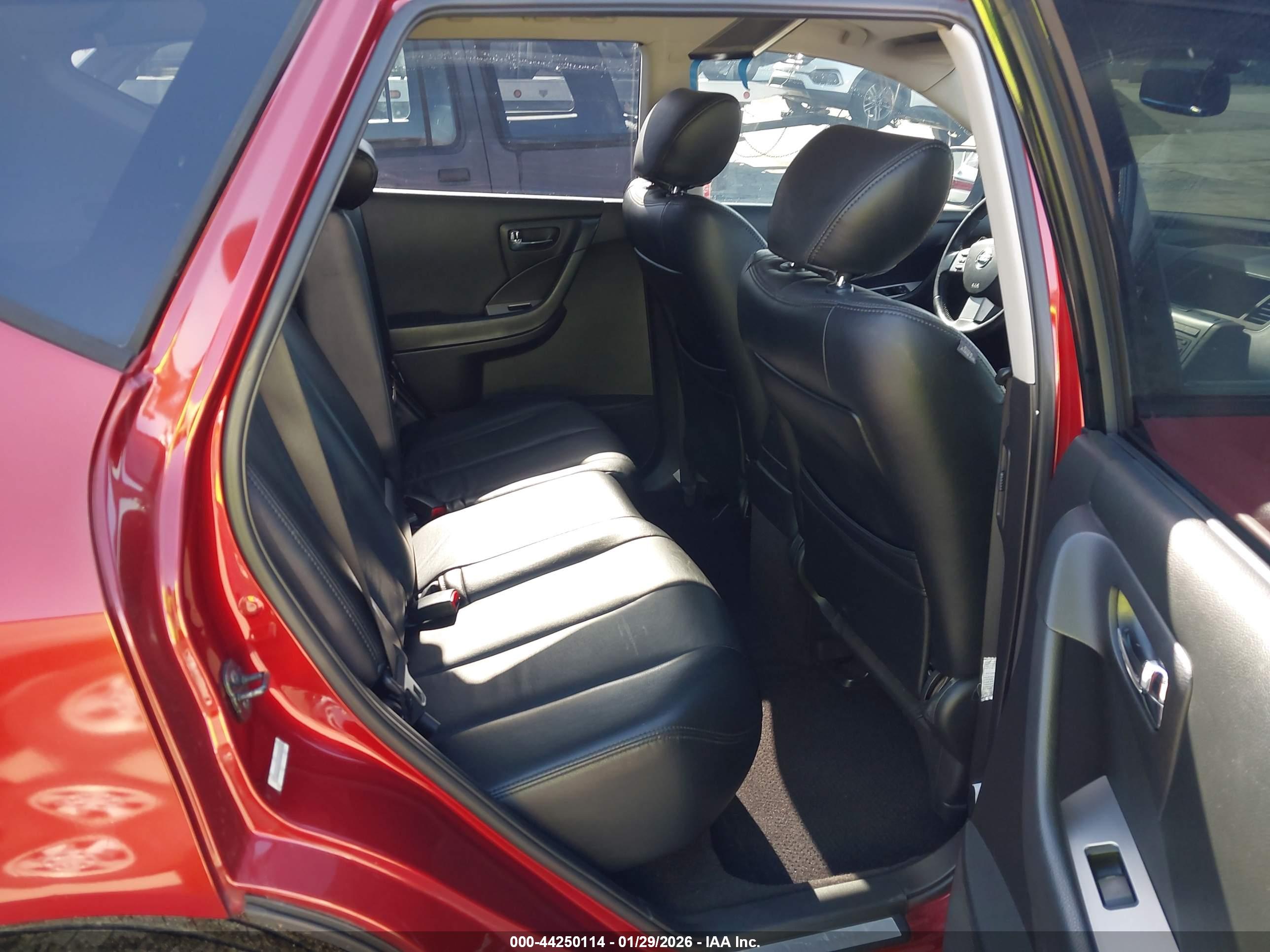 NISSAN MURANO image 8