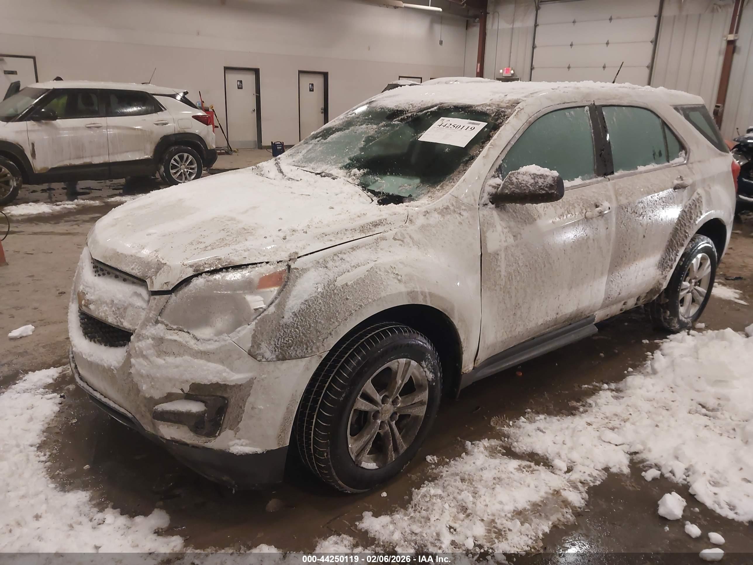 CHEVROLET EQUINOX image 2