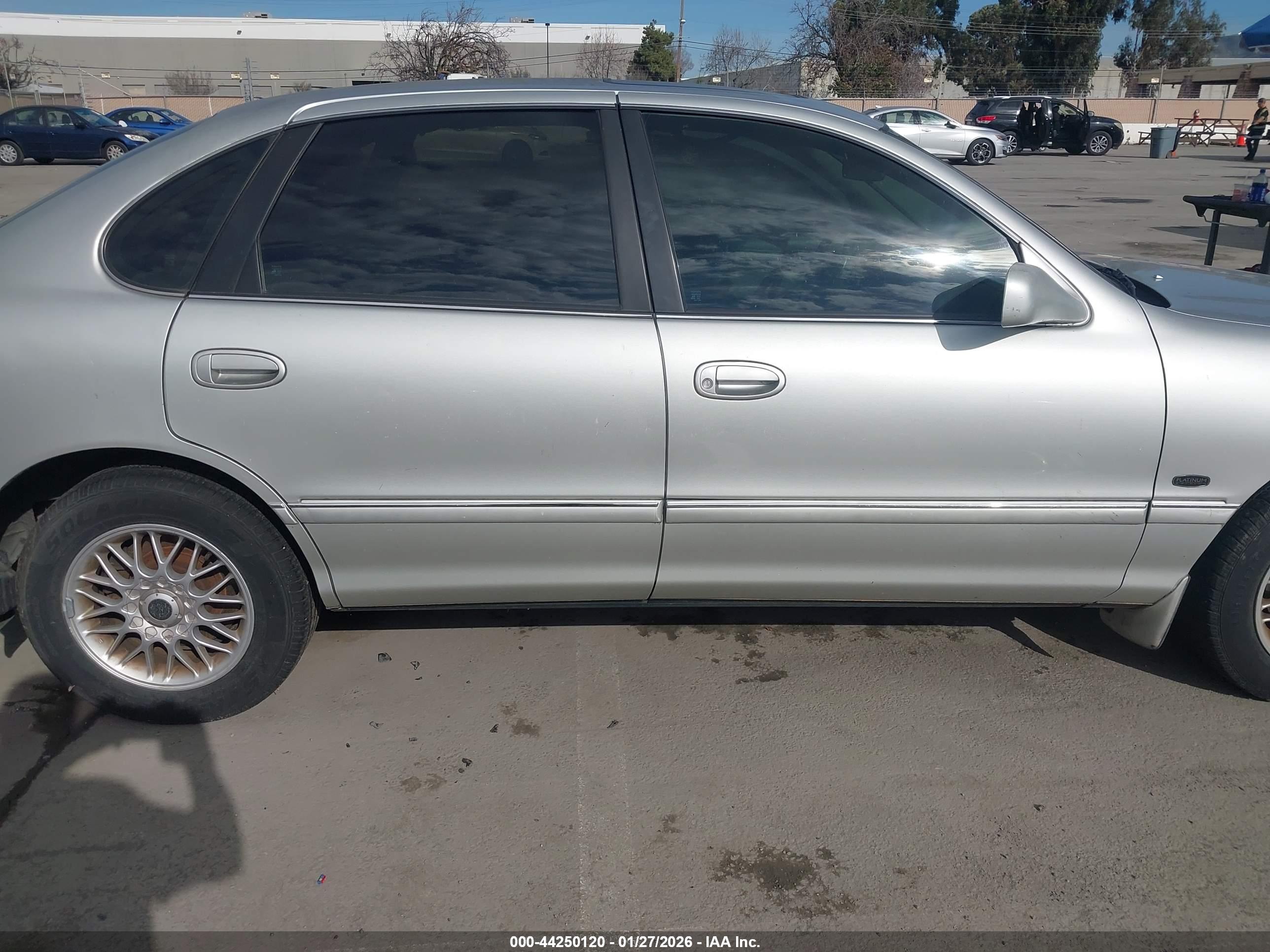 TOYOTA AVALON image 6