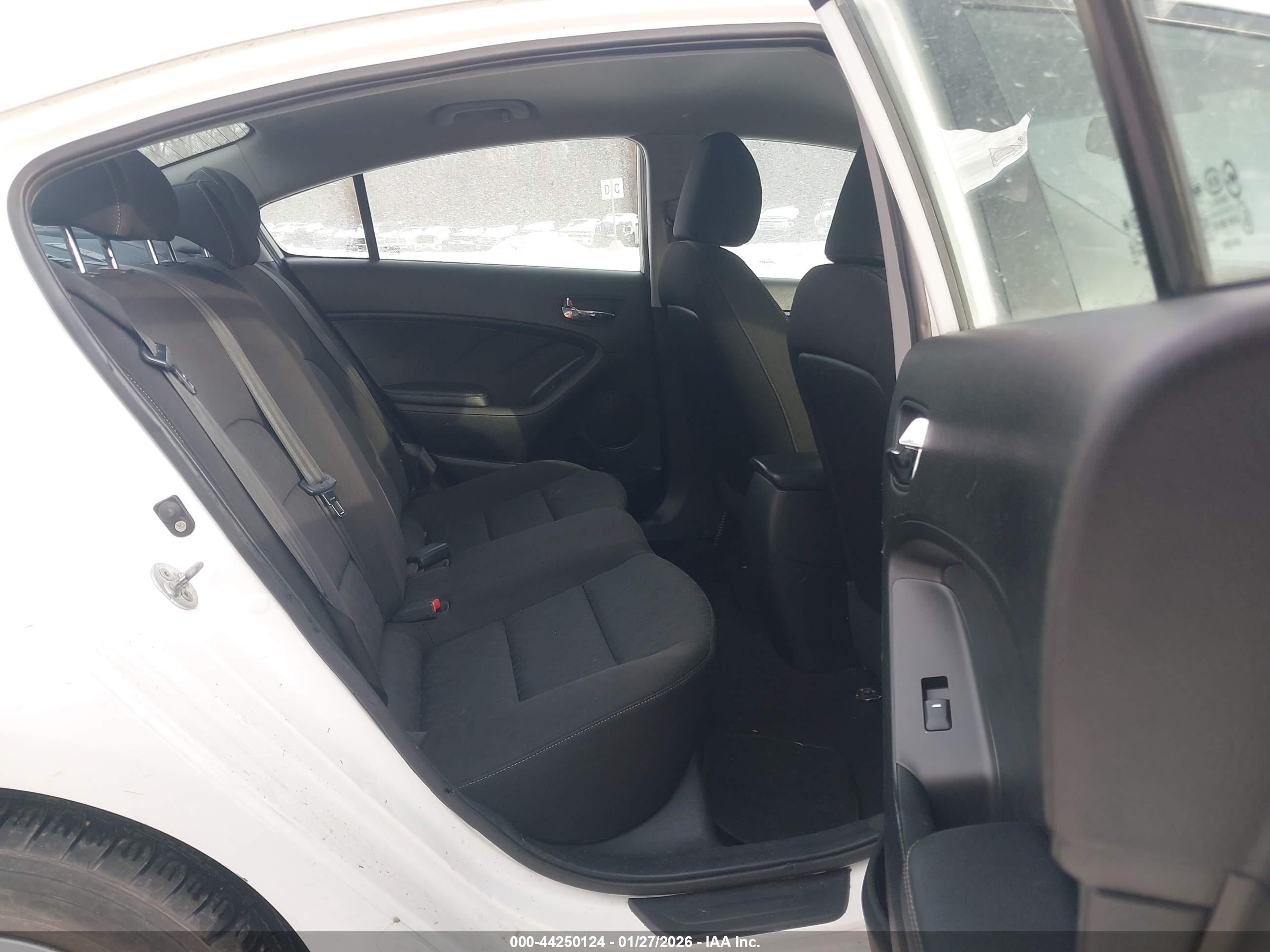 KIA FORTE image 8