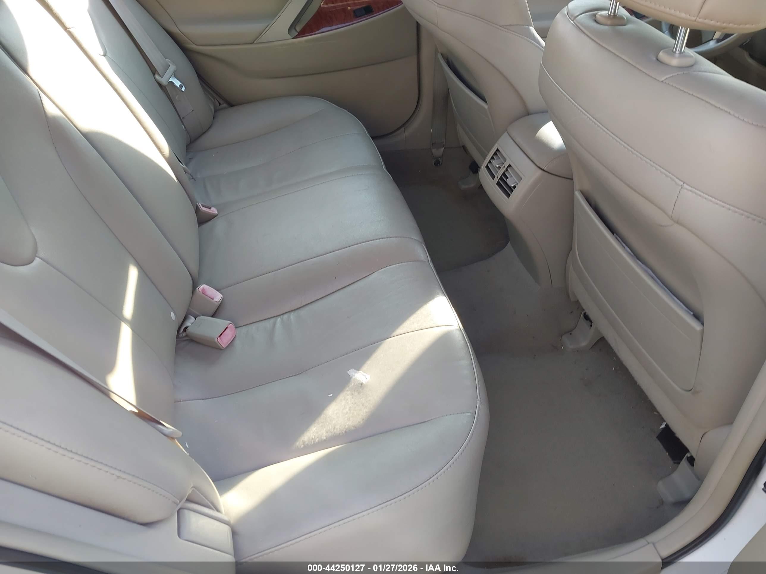 TOYOTA CAMRY image 8