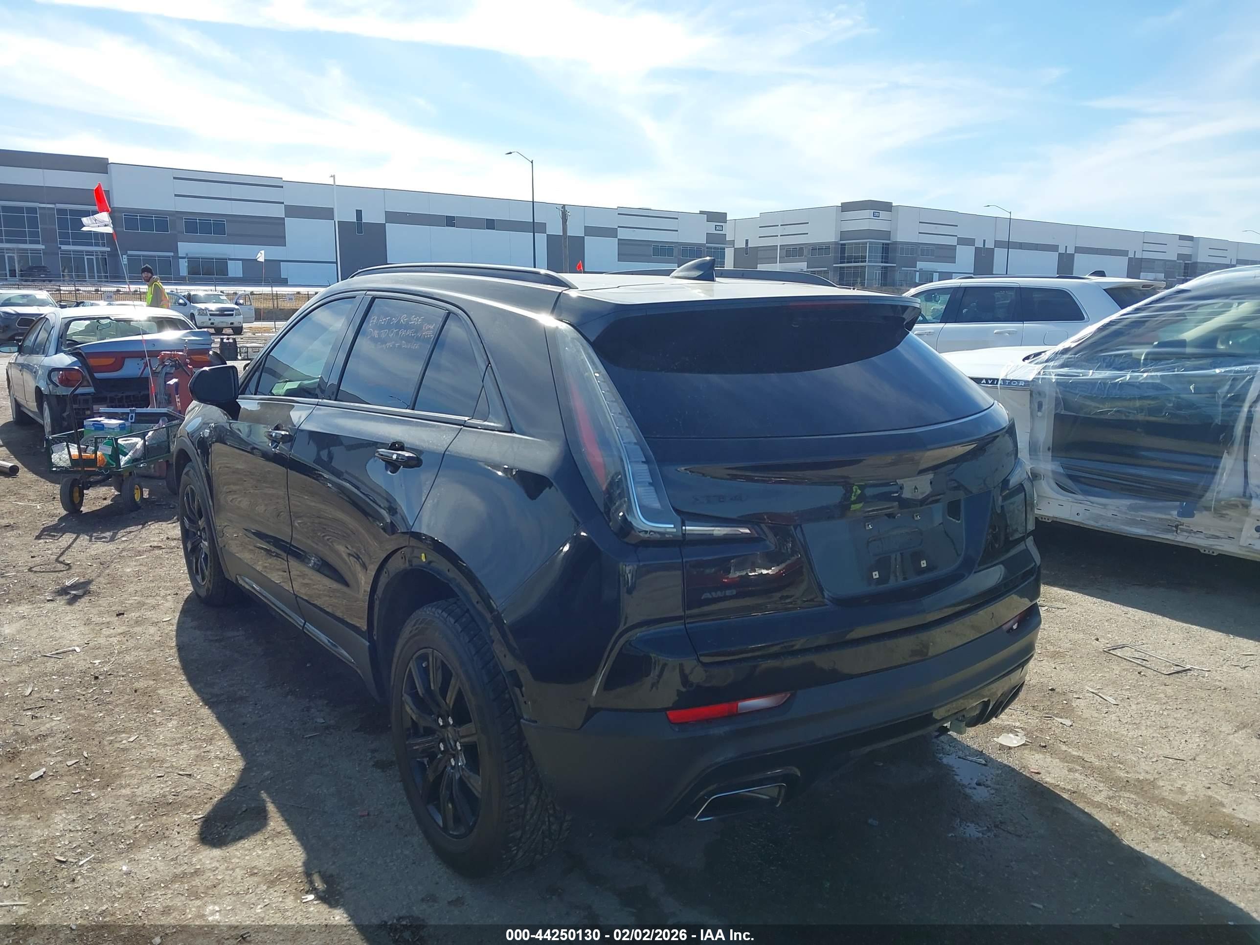 CADILLAC XT4 image 3
