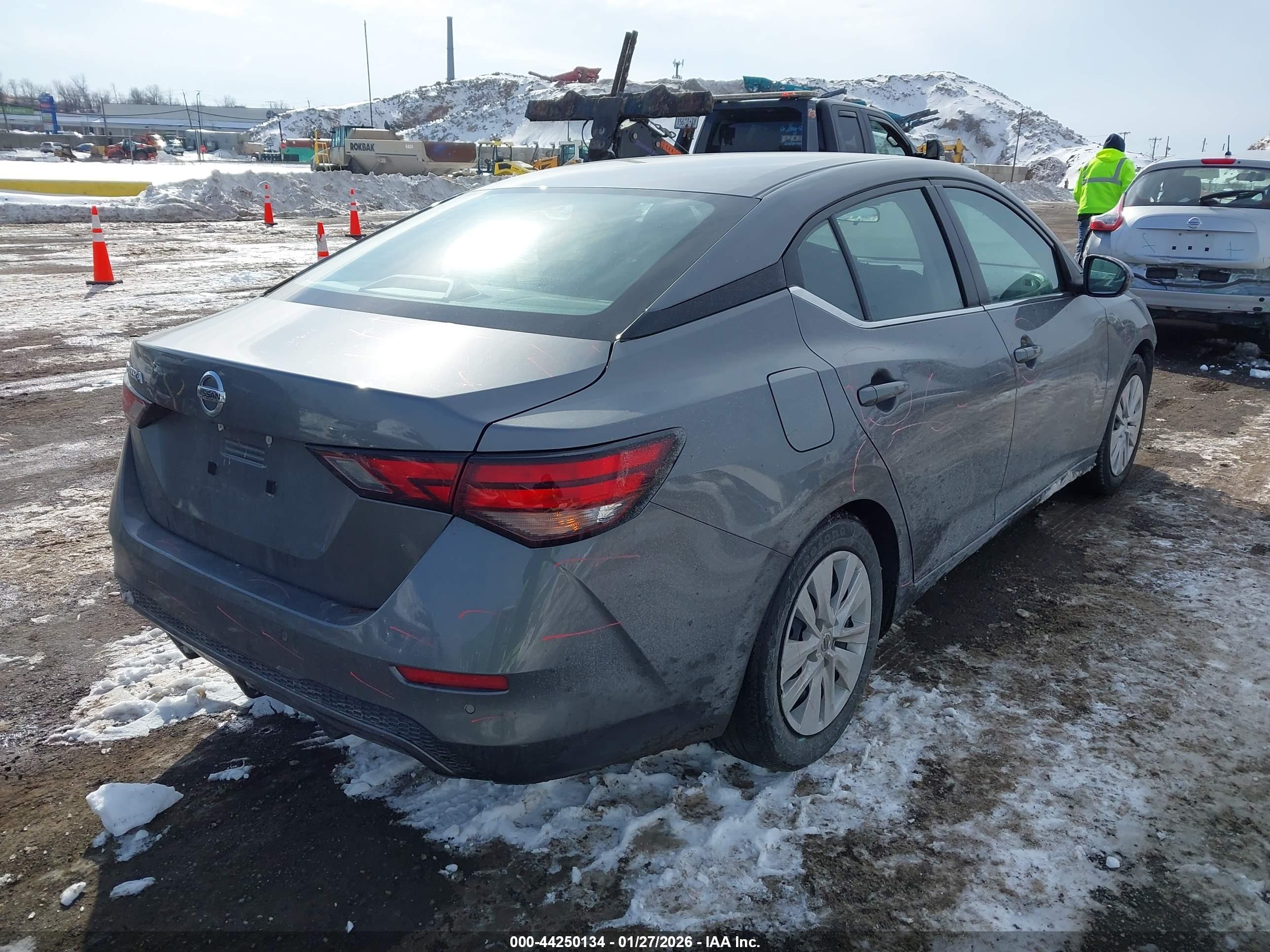 NISSAN SENTRA image 4