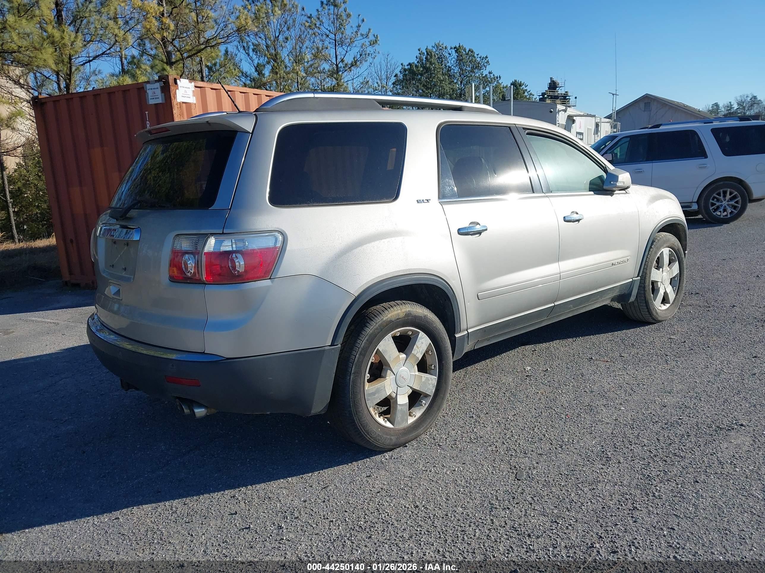 GMC ACADIA image 4