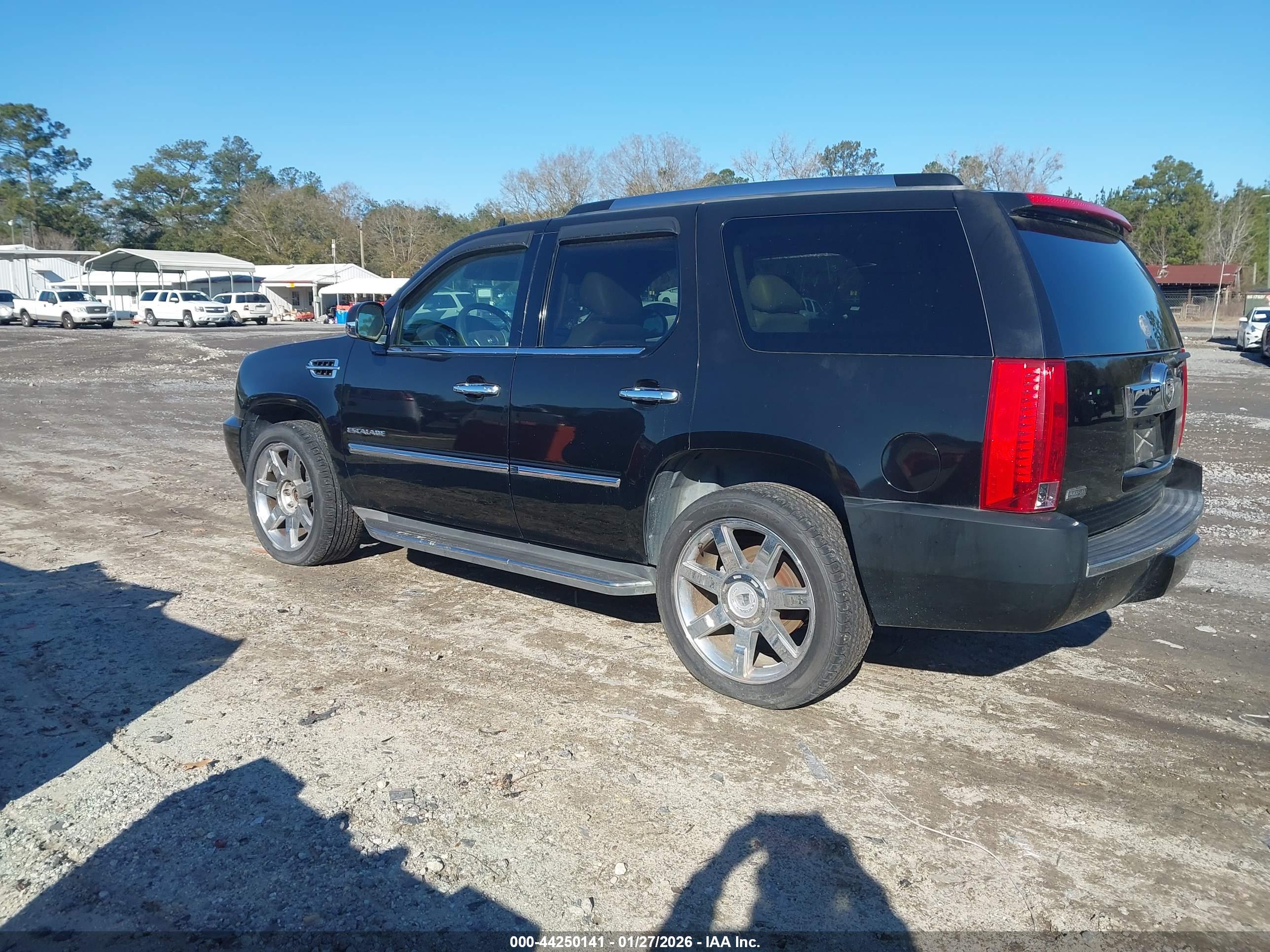 CADILLAC ESCALADE image 3