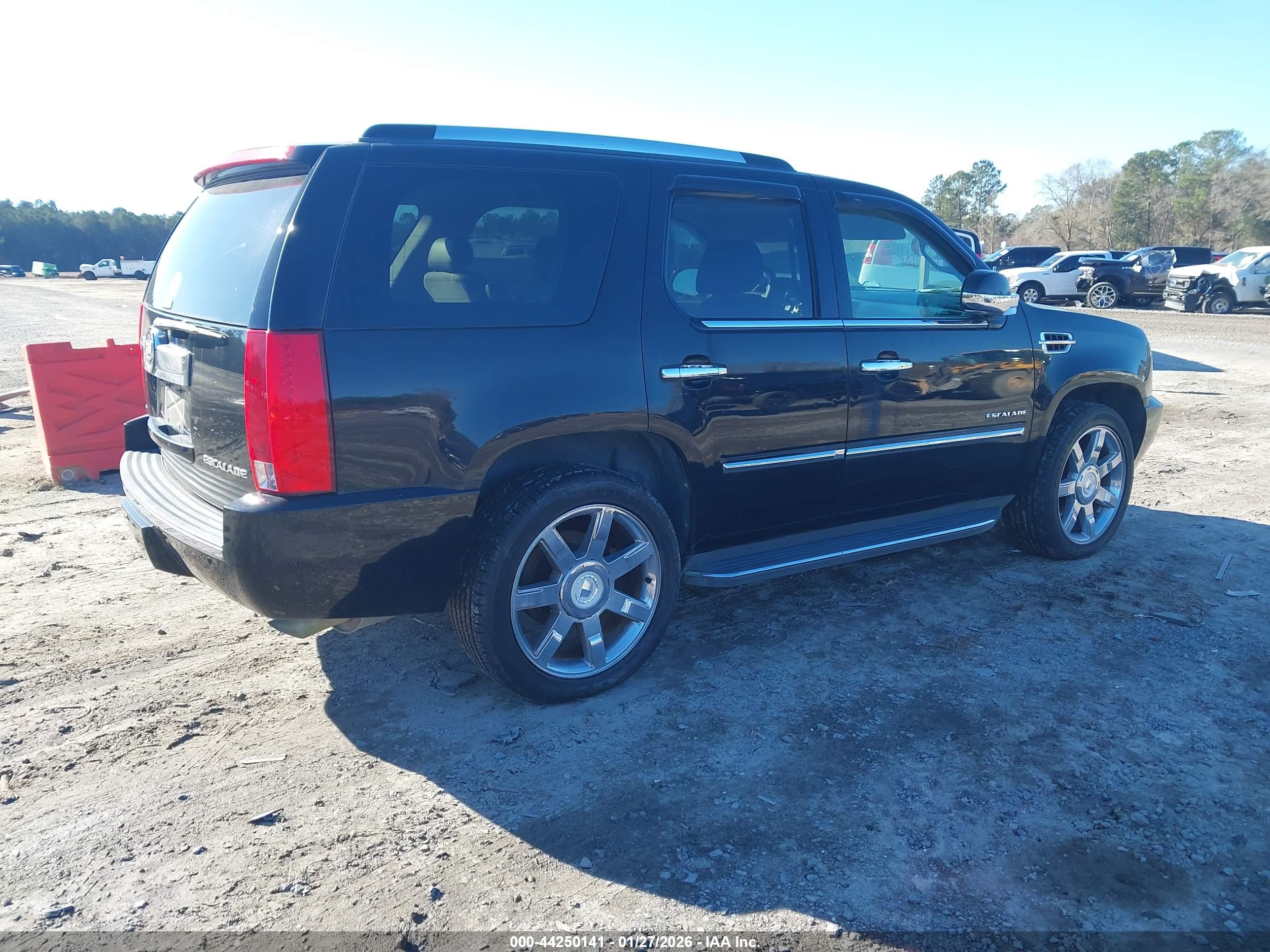 CADILLAC ESCALADE image 4