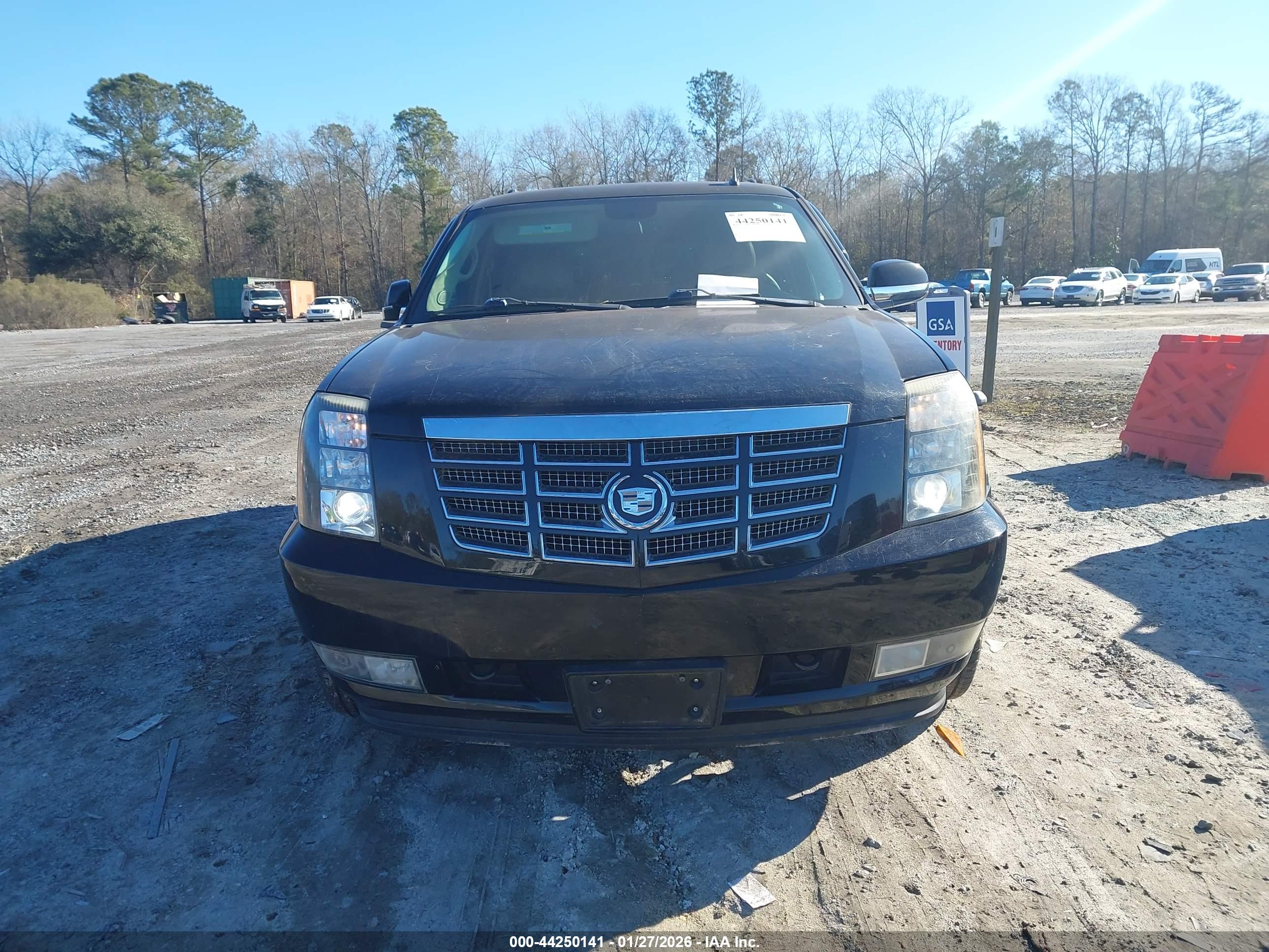 CADILLAC ESCALADE image 6