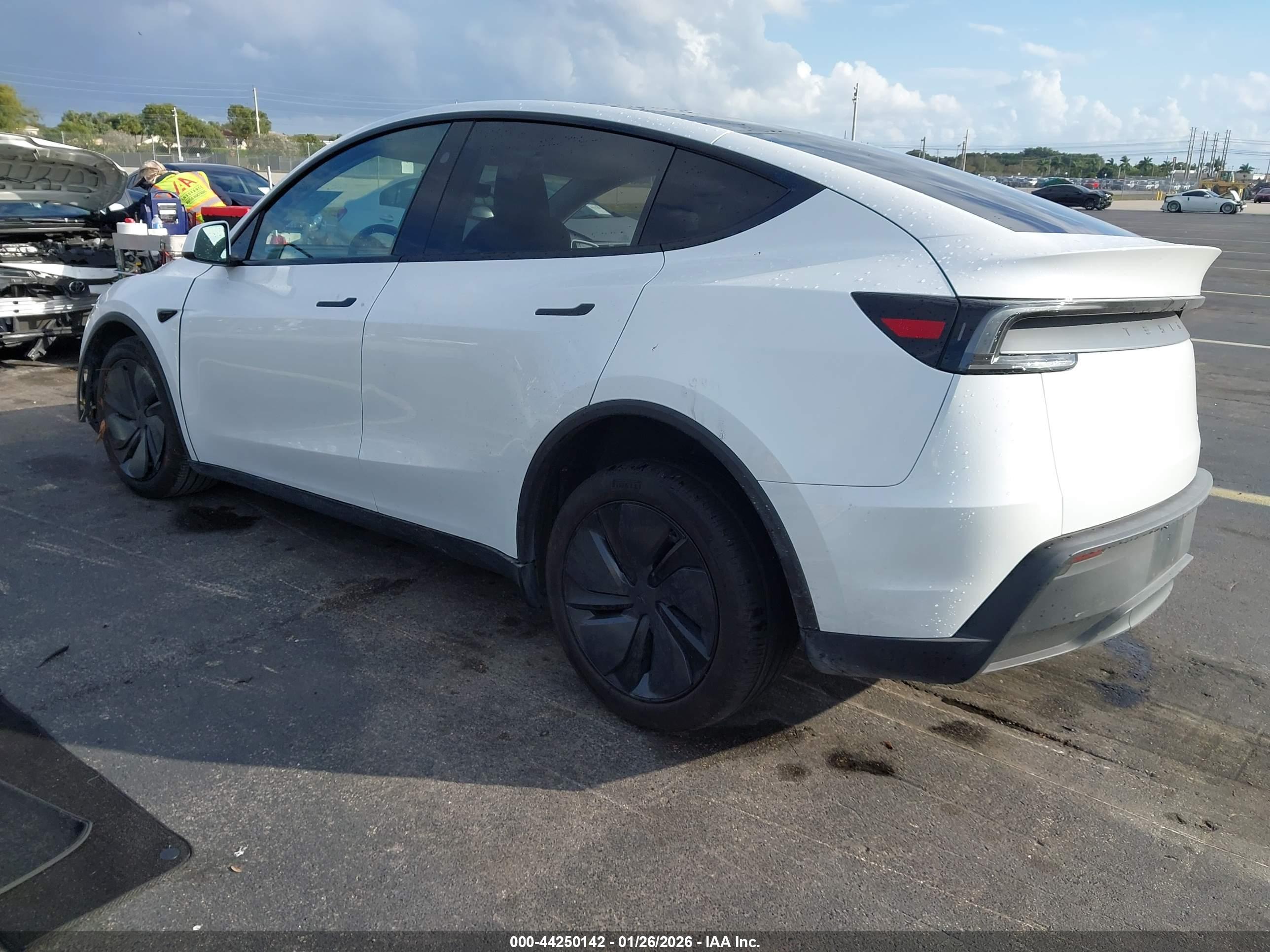TESLA MODEL image 3