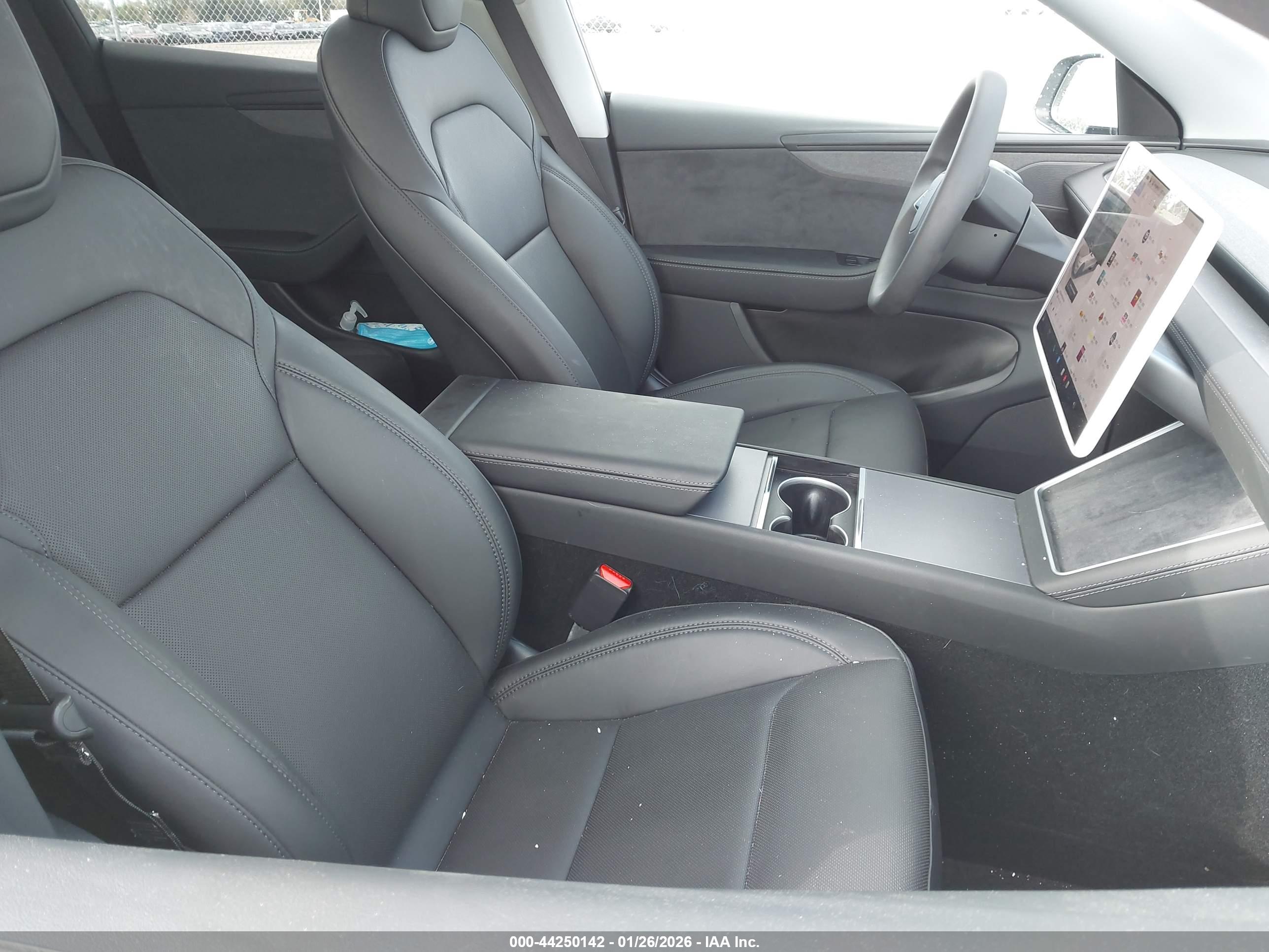 TESLA MODEL image 5