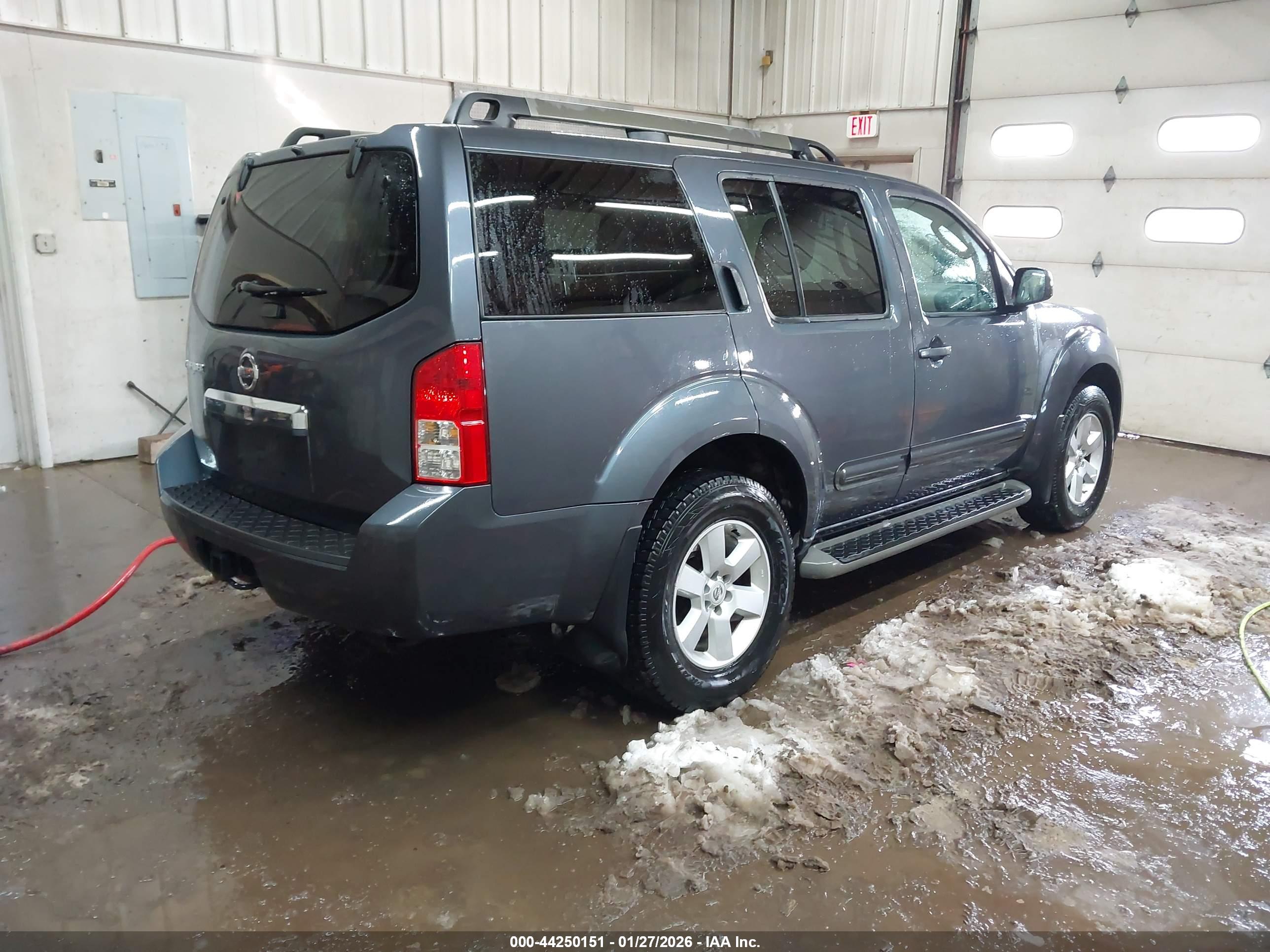 NISSAN PATHFINDER image 4