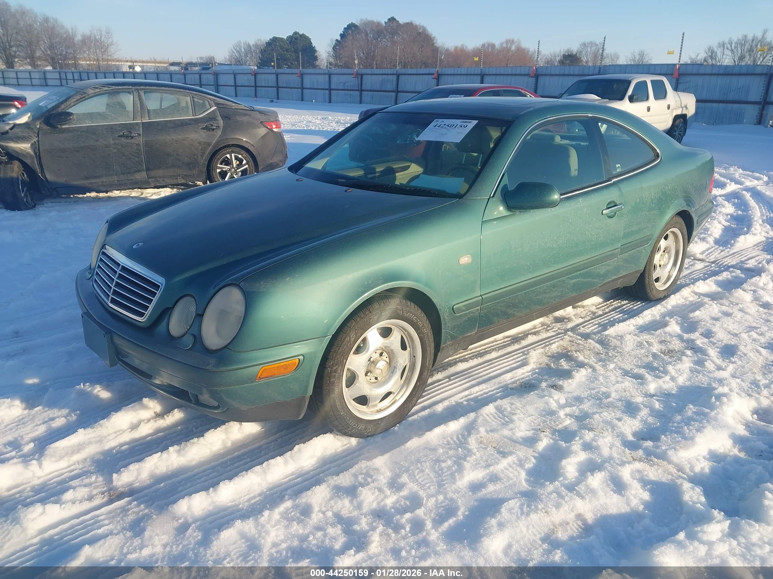 MERCEDES-BENZ CLK image 2