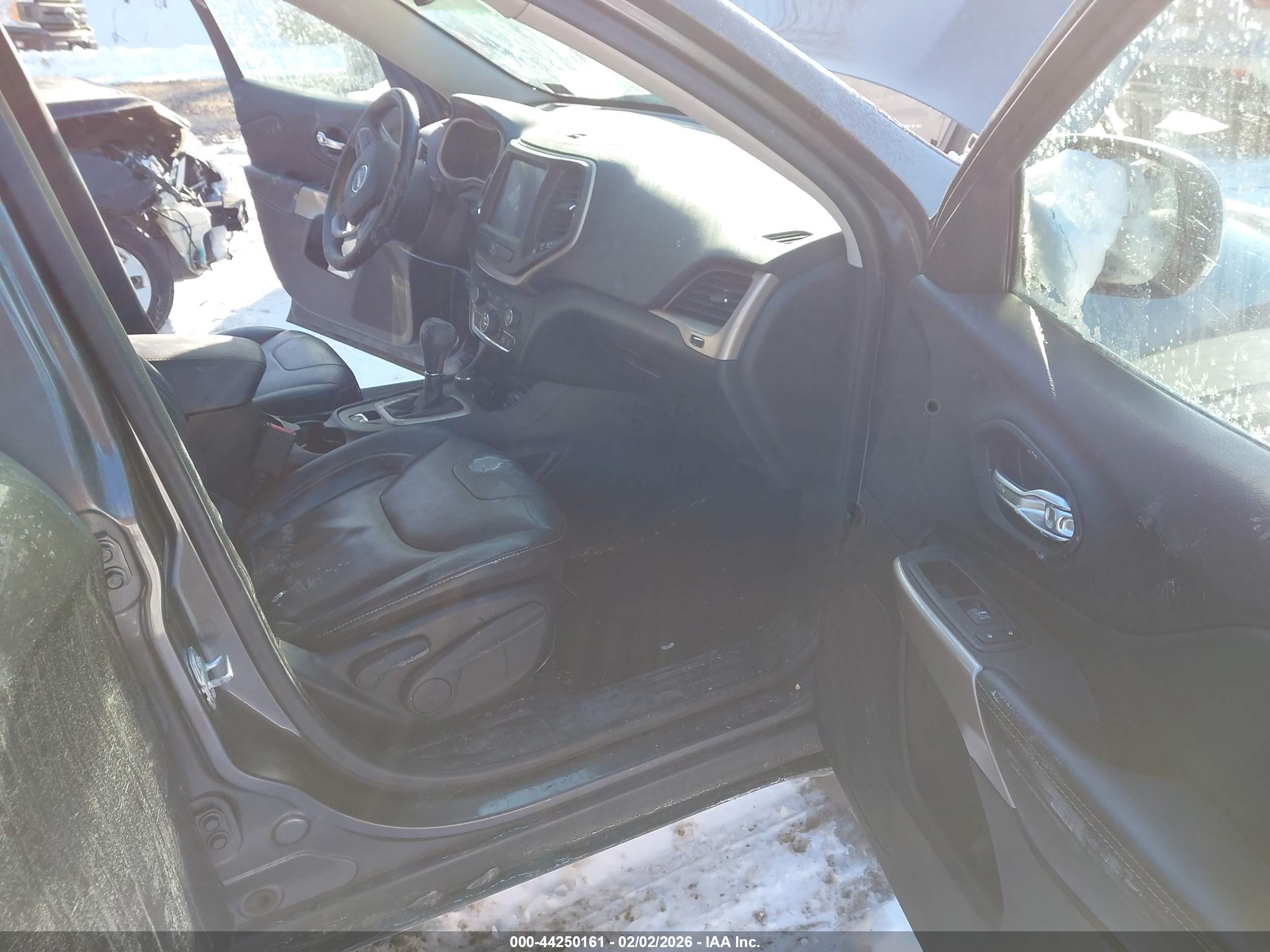 JEEP CHEROKEE image 5