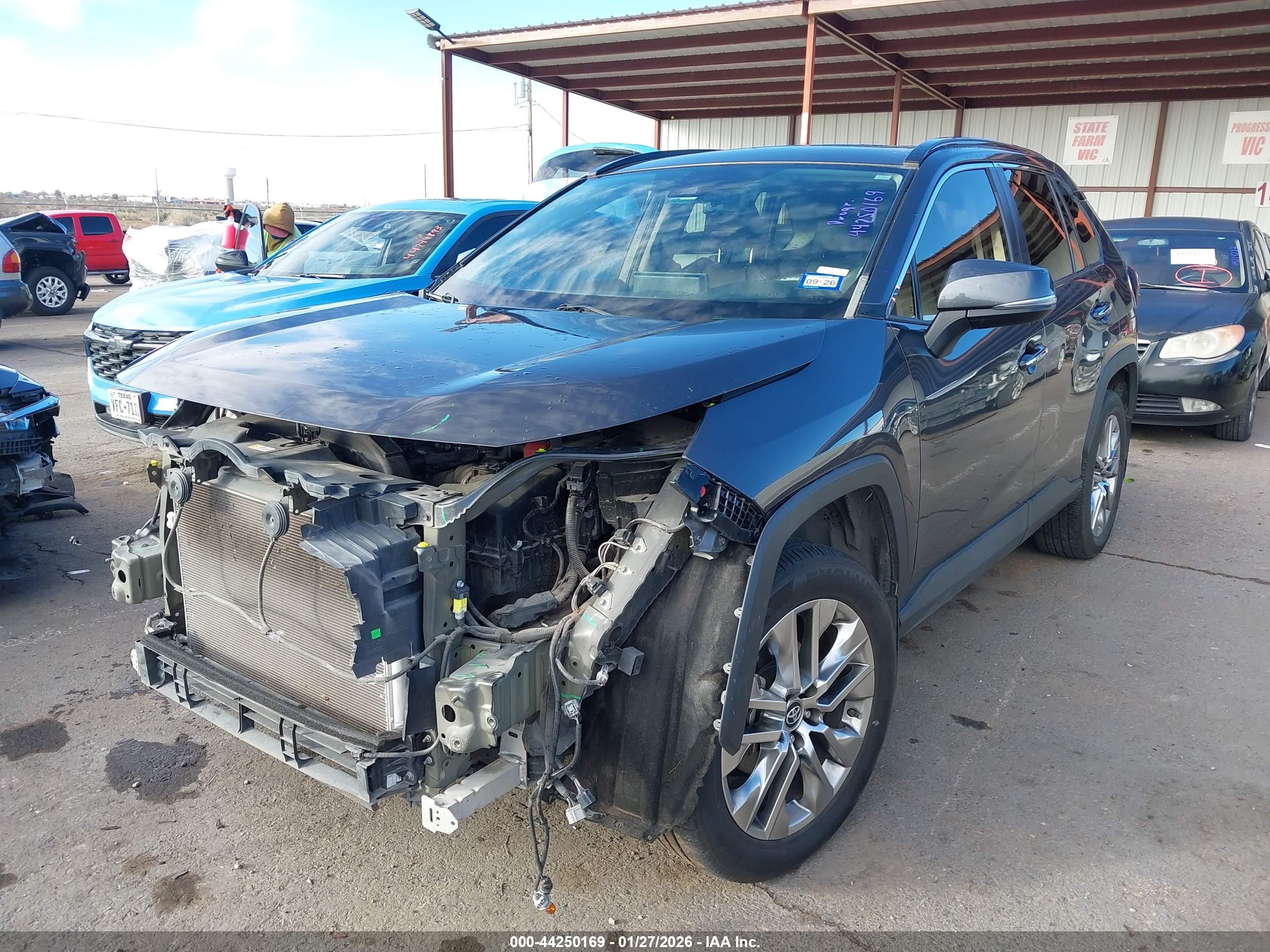 TOYOTA RAV4 image 2