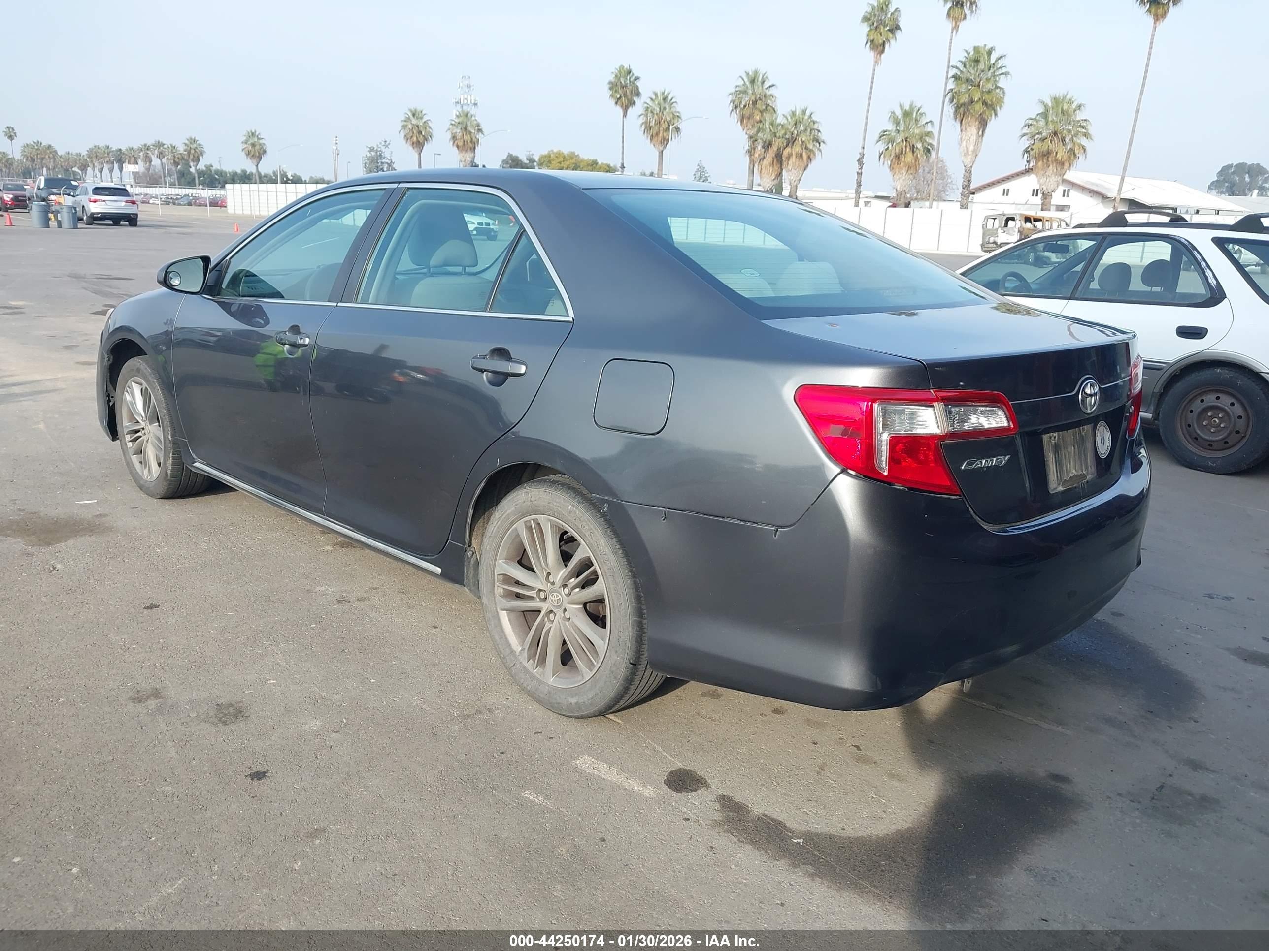 TOYOTA CAMRY image 3