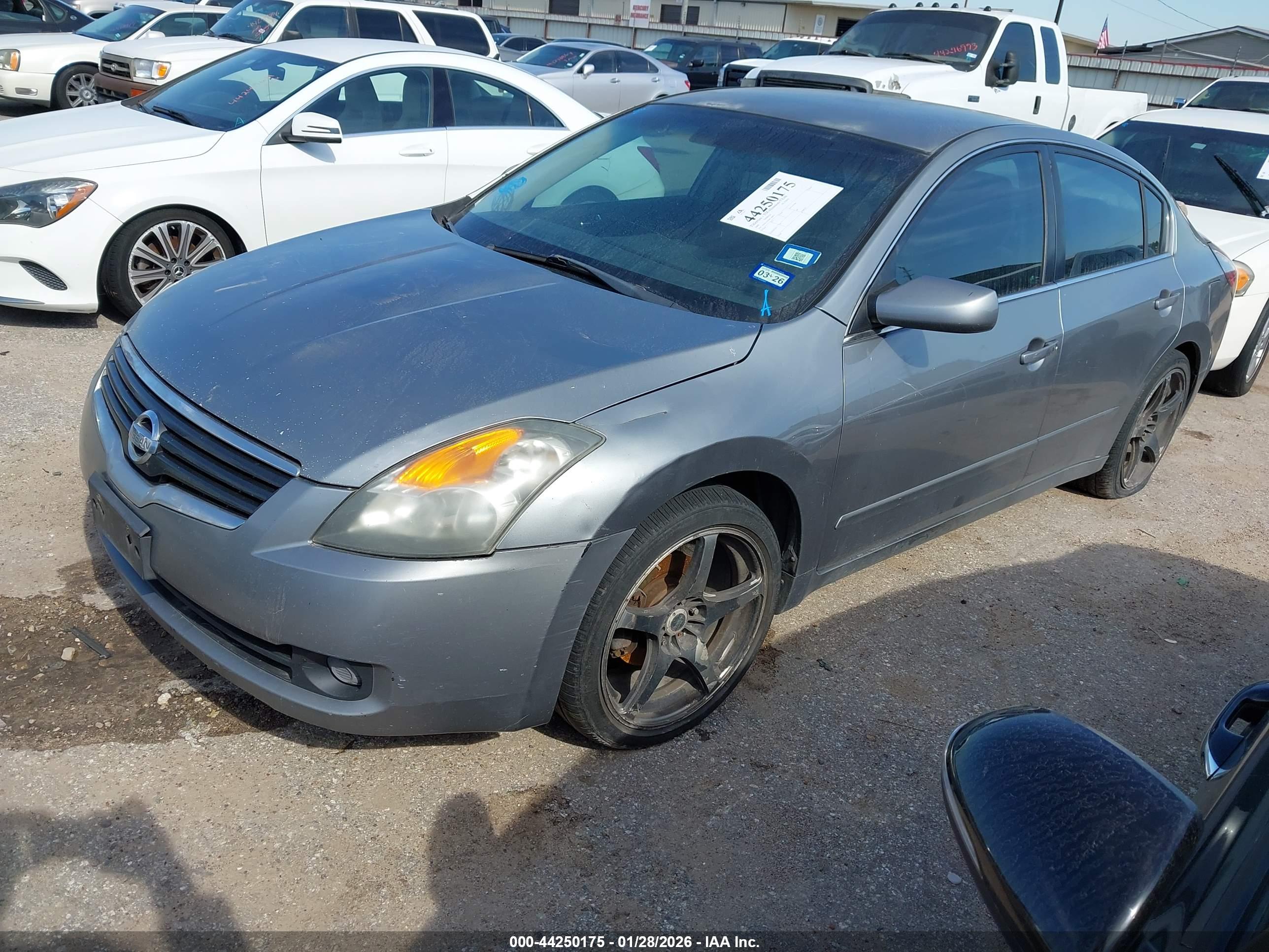 NISSAN ALTIMA image 2