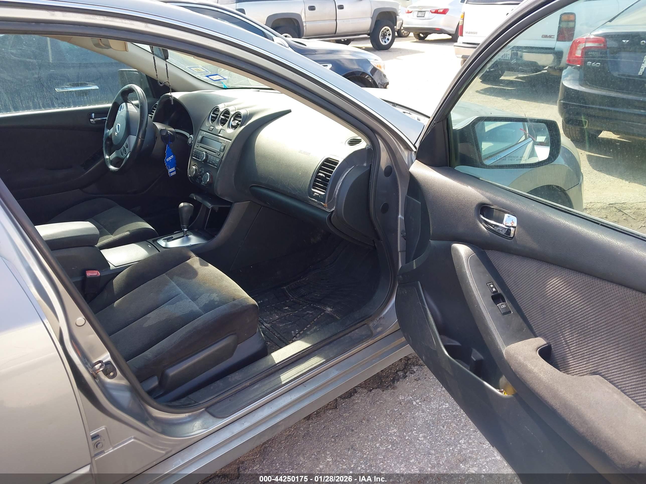 NISSAN ALTIMA image 5