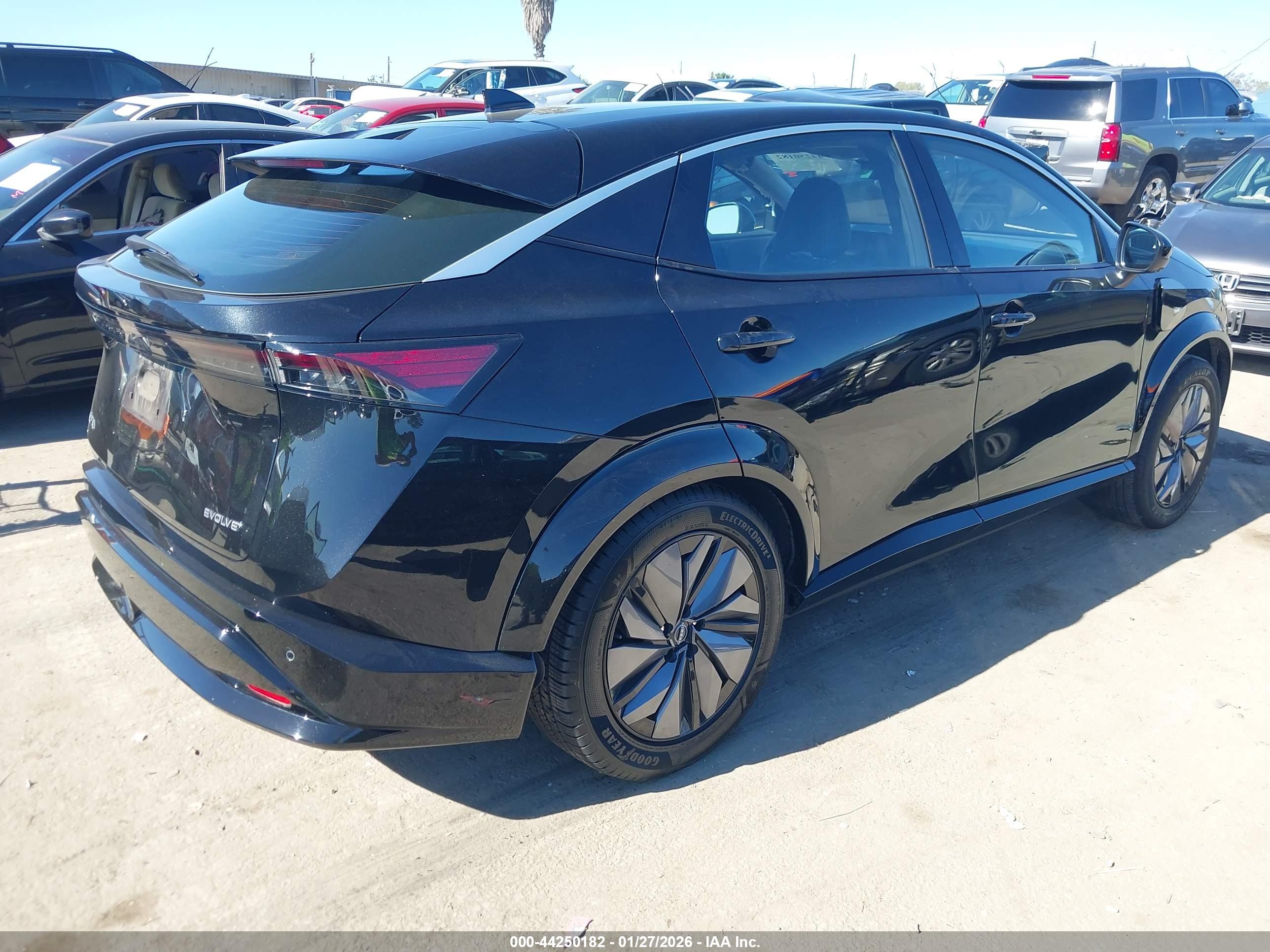 NISSAN ARIYA image 4