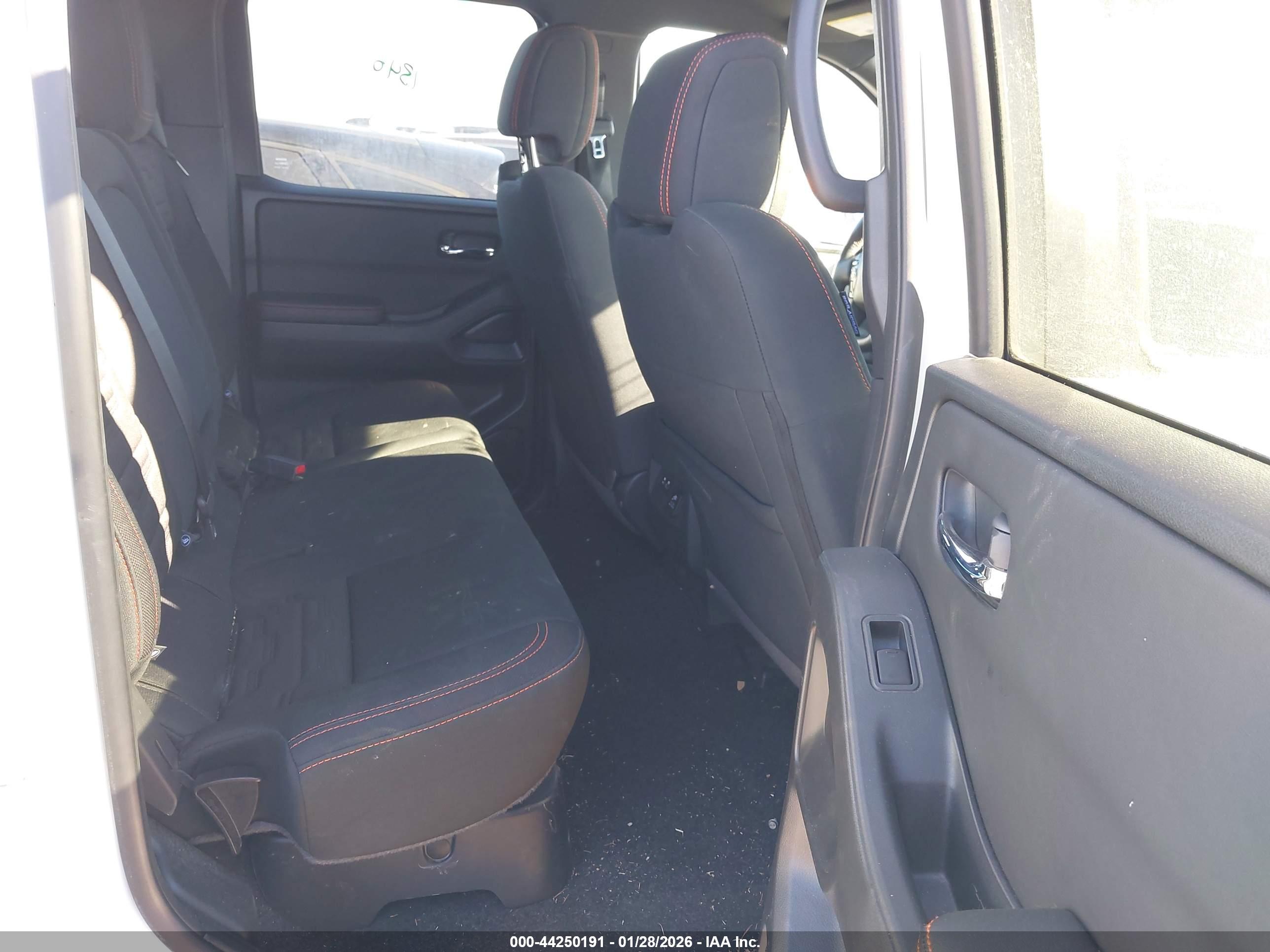 NISSAN FRONTIER image 8
