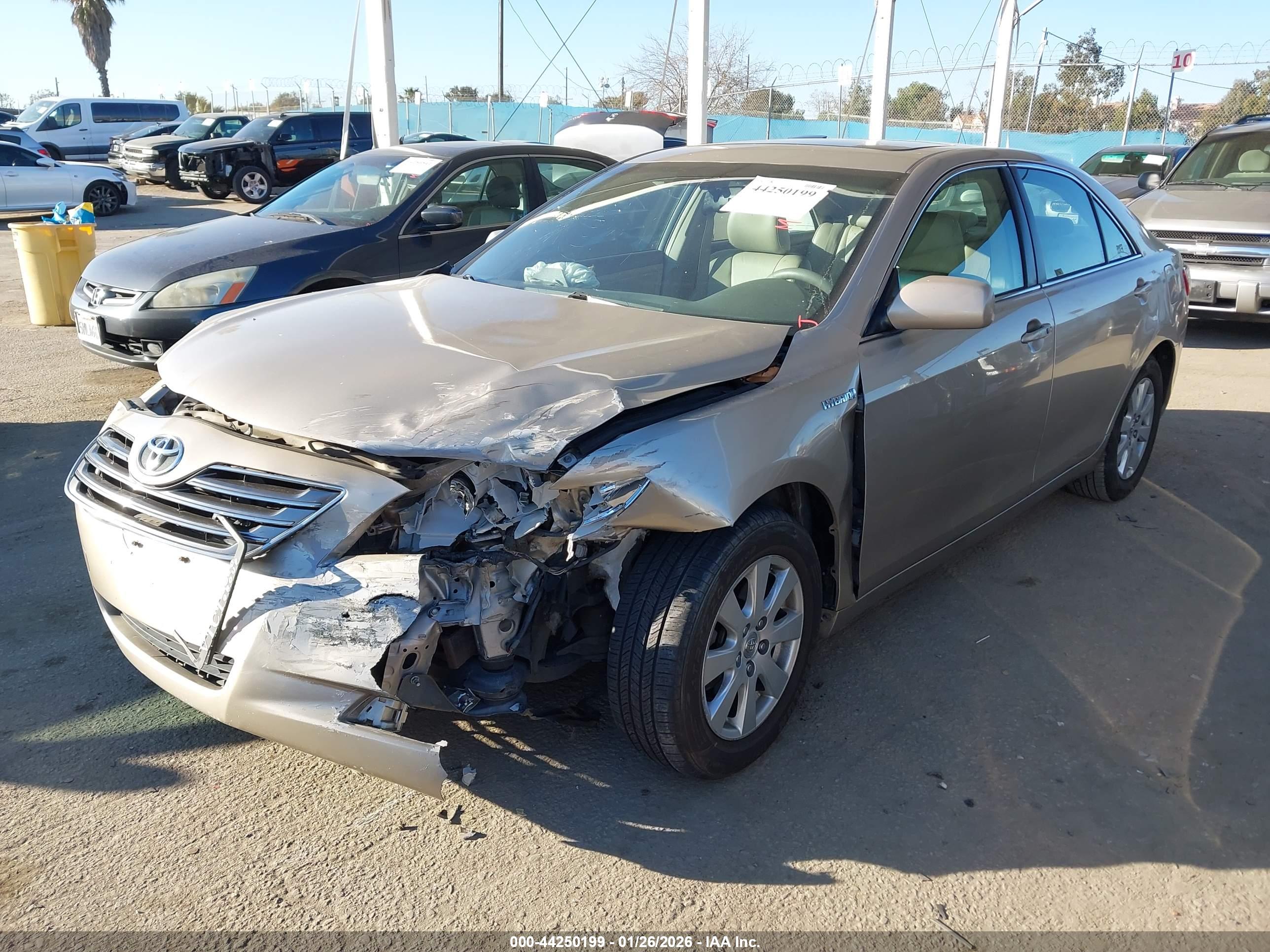 TOYOTA CAMRY image 2