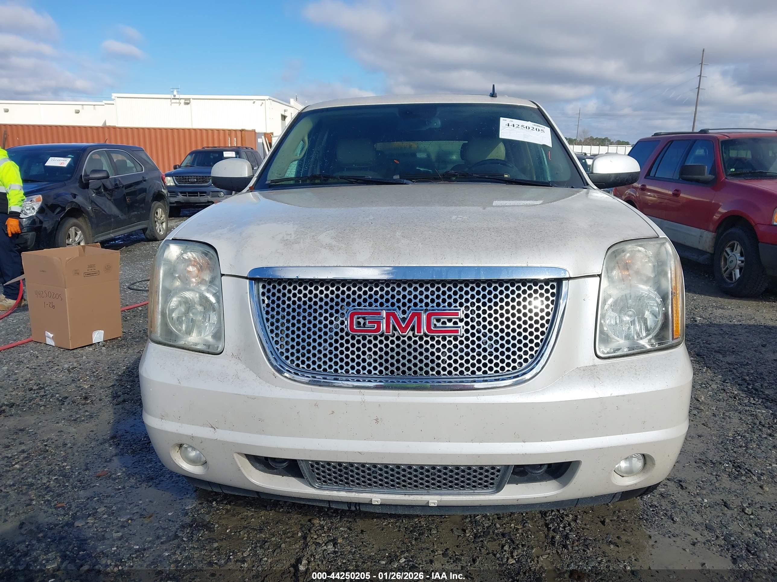 GMC YUKON image 6