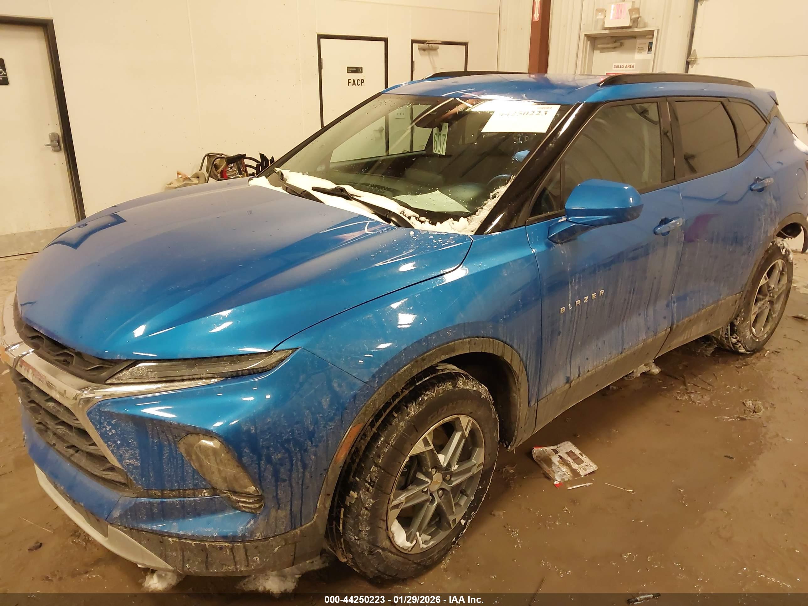 CHEVROLET BLAZER image 2