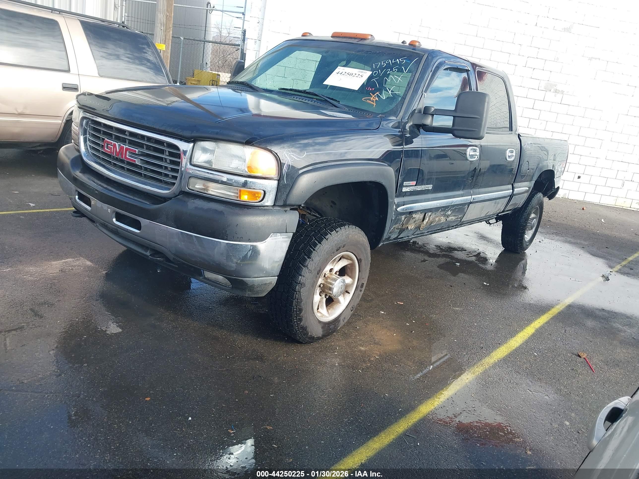 GMC SIERRA image 2