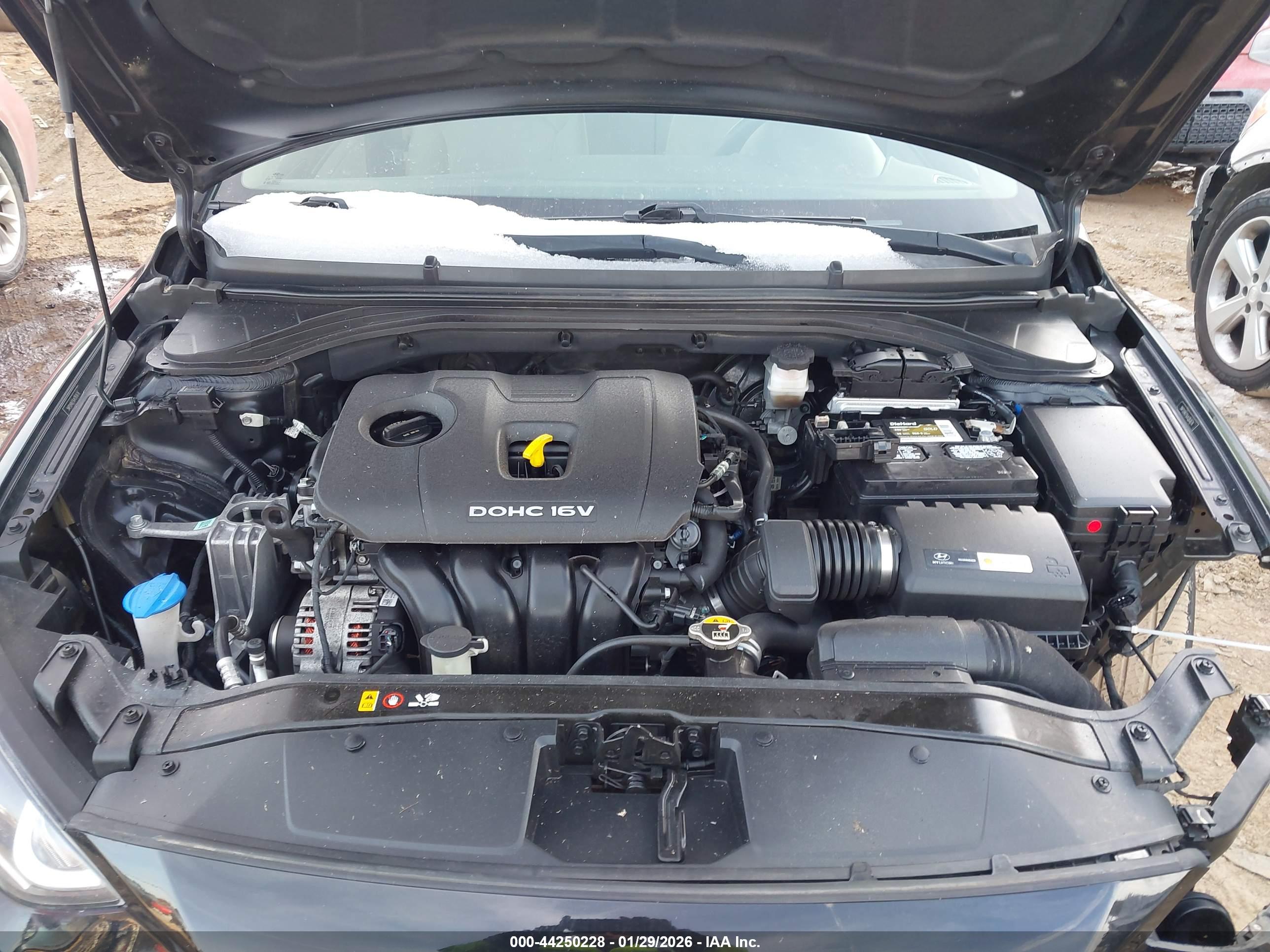HYUNDAI ELANTRA image 10
