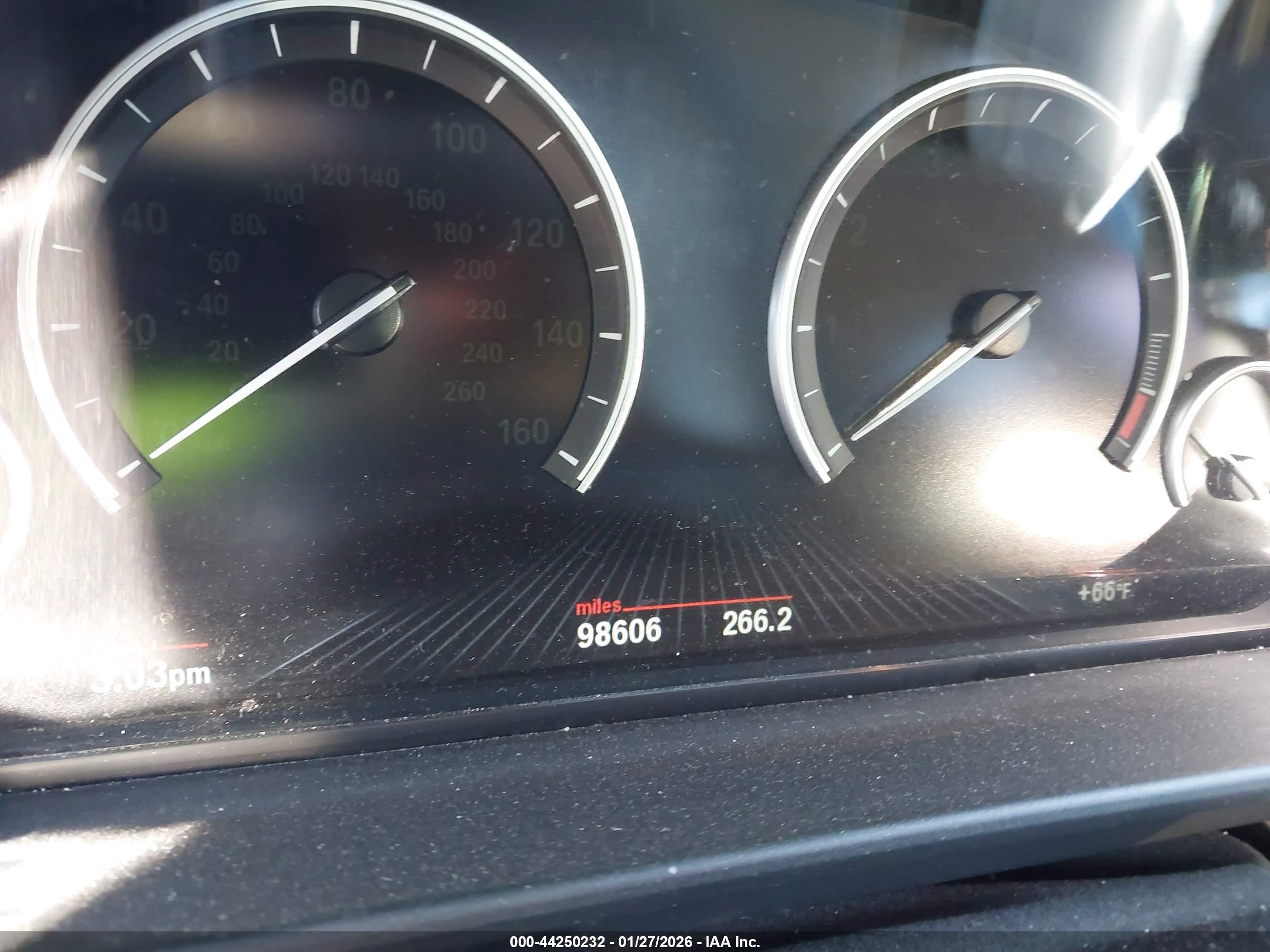 BMW 528I image 7