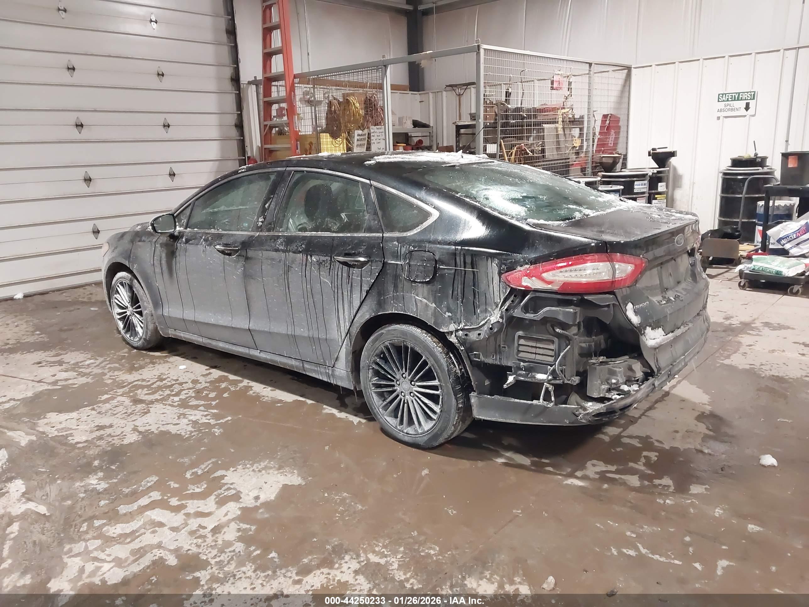 FORD FUSION image 3