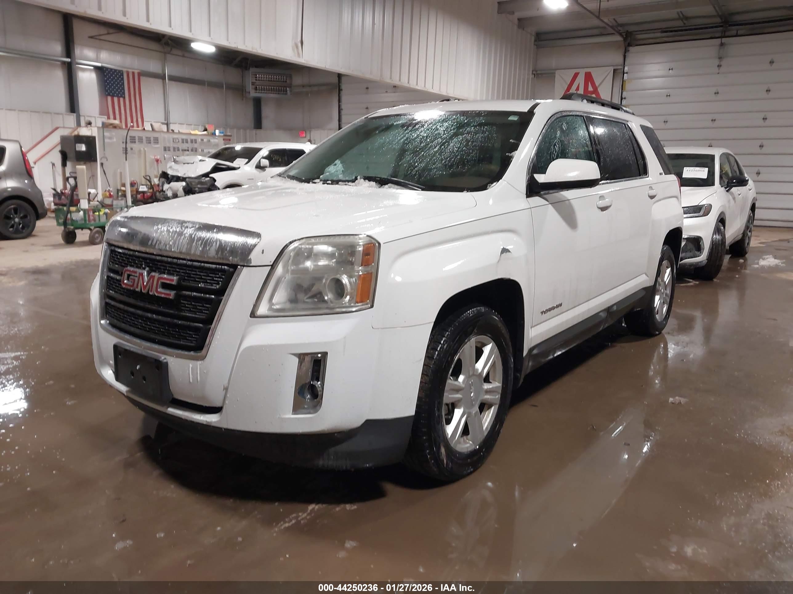 GMC TERRAIN image 2