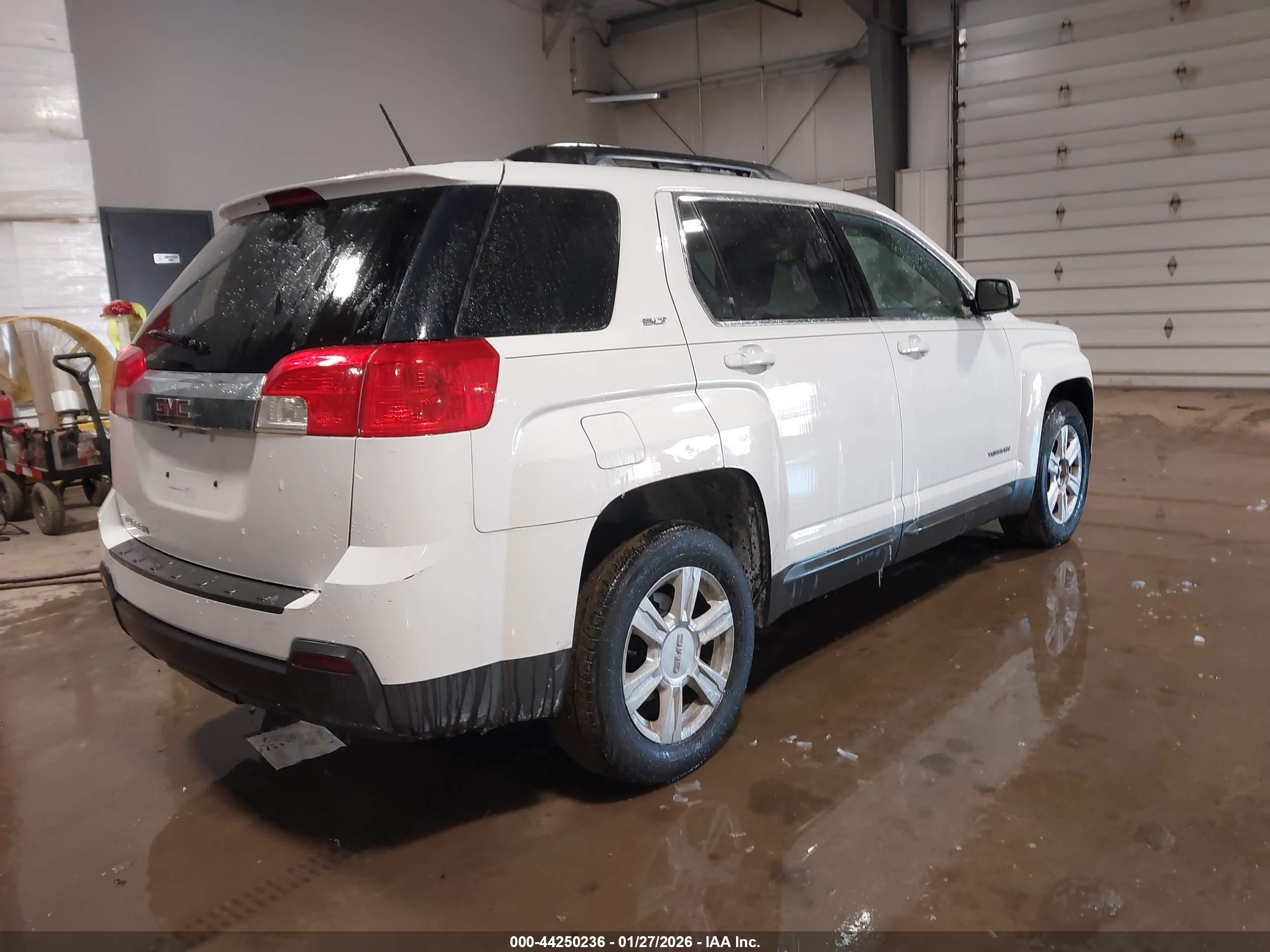 GMC TERRAIN image 4