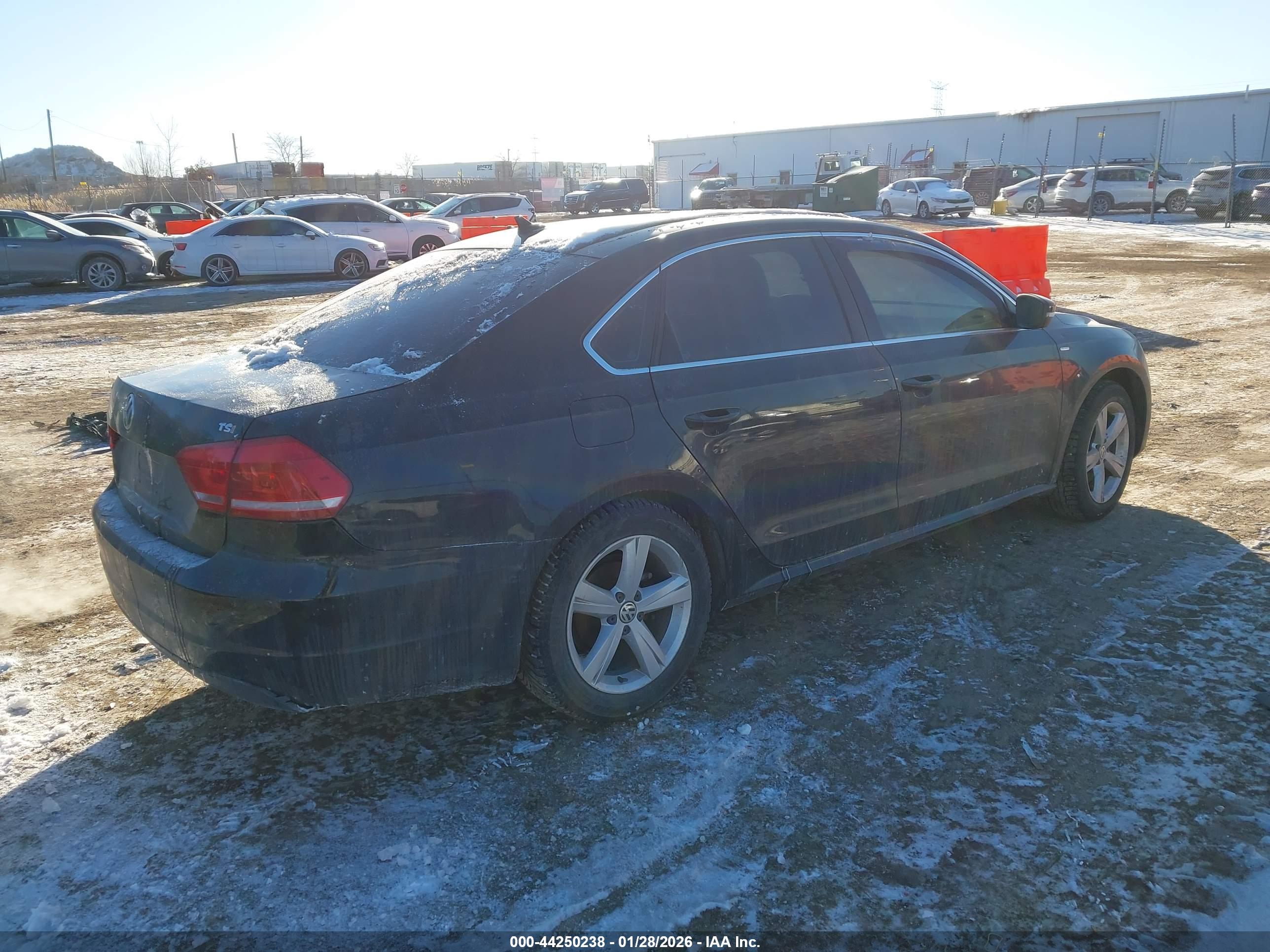 VOLKSWAGEN PASSAT image 4