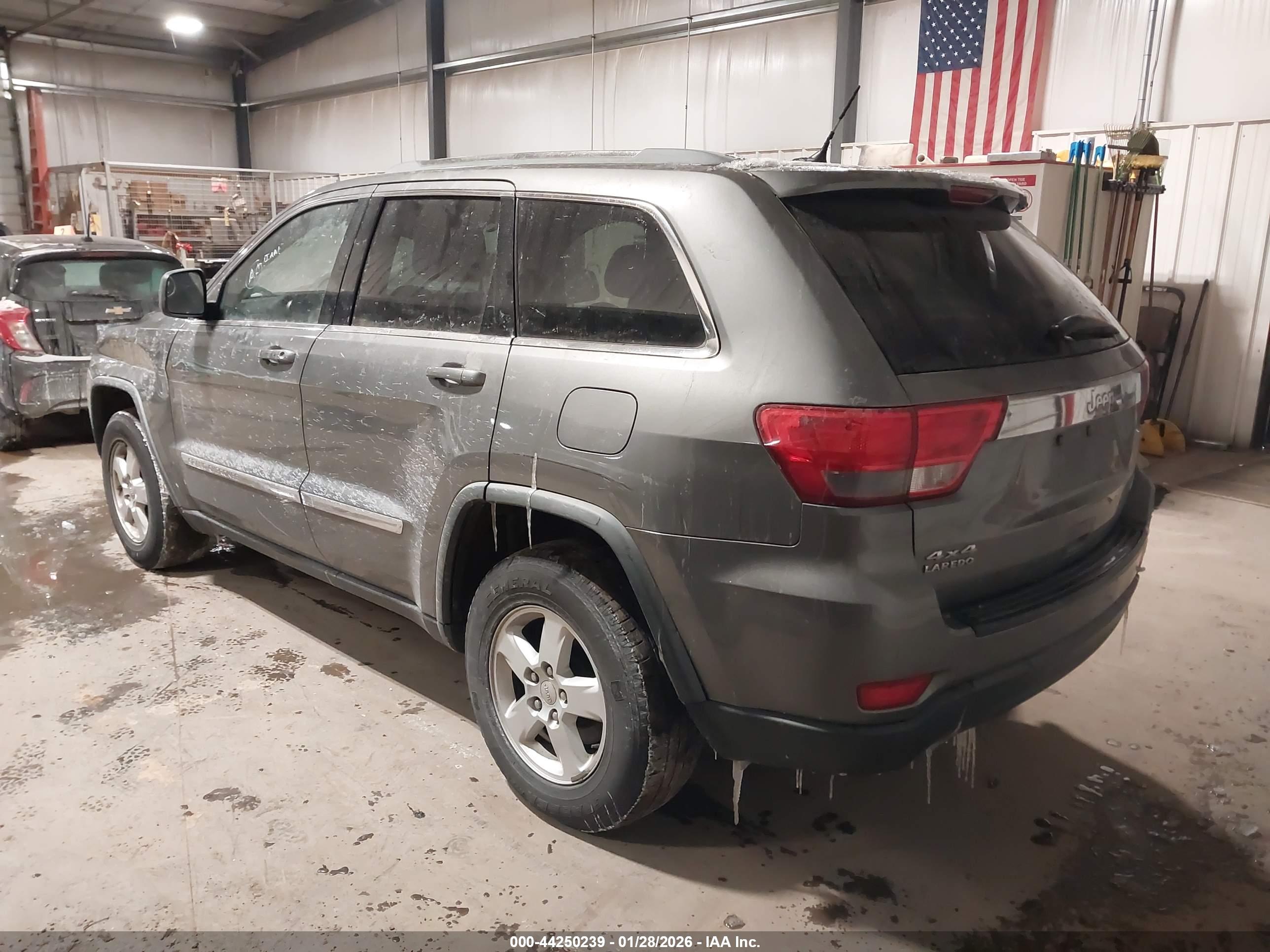JEEP GRAND image 3