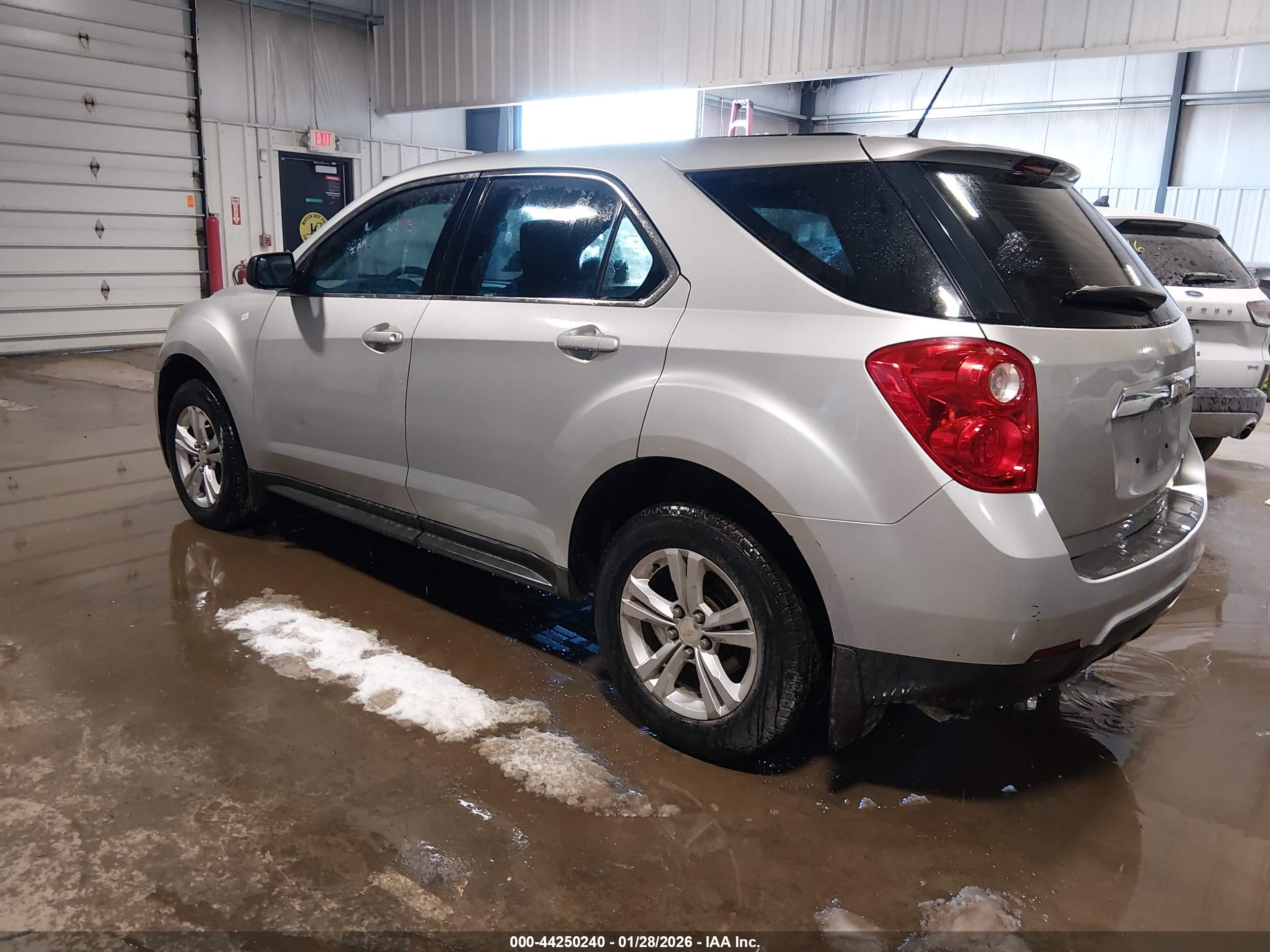 CHEVROLET EQUINOX image 3