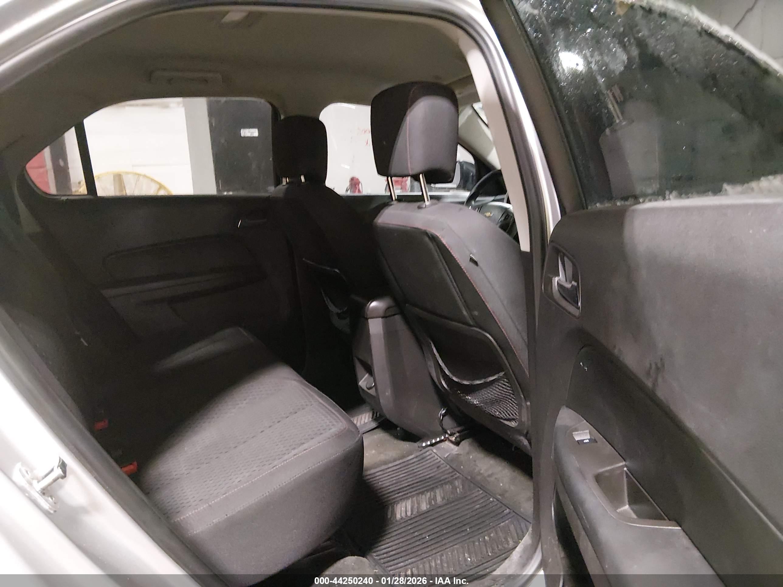 CHEVROLET EQUINOX image 8