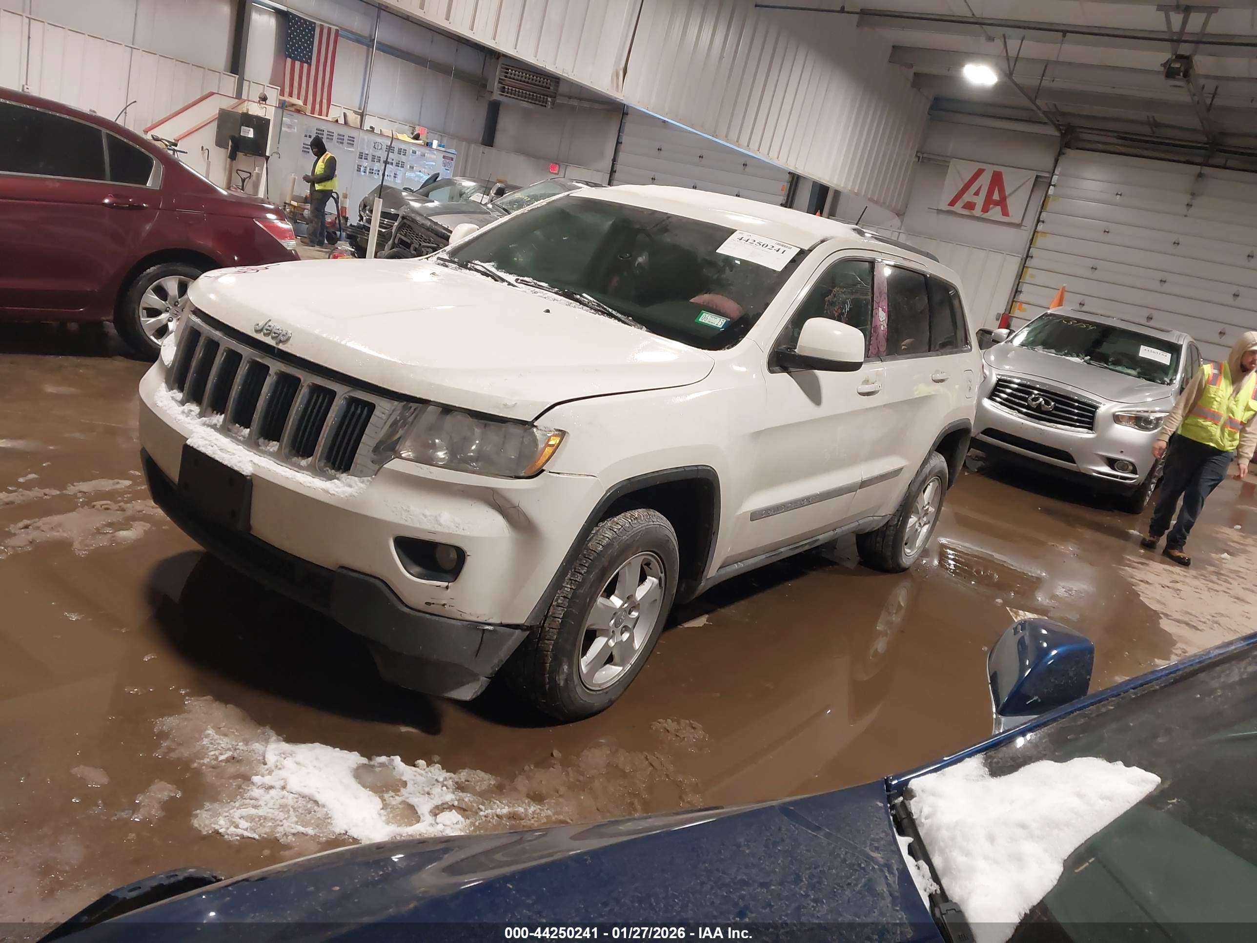 JEEP GRAND image 2