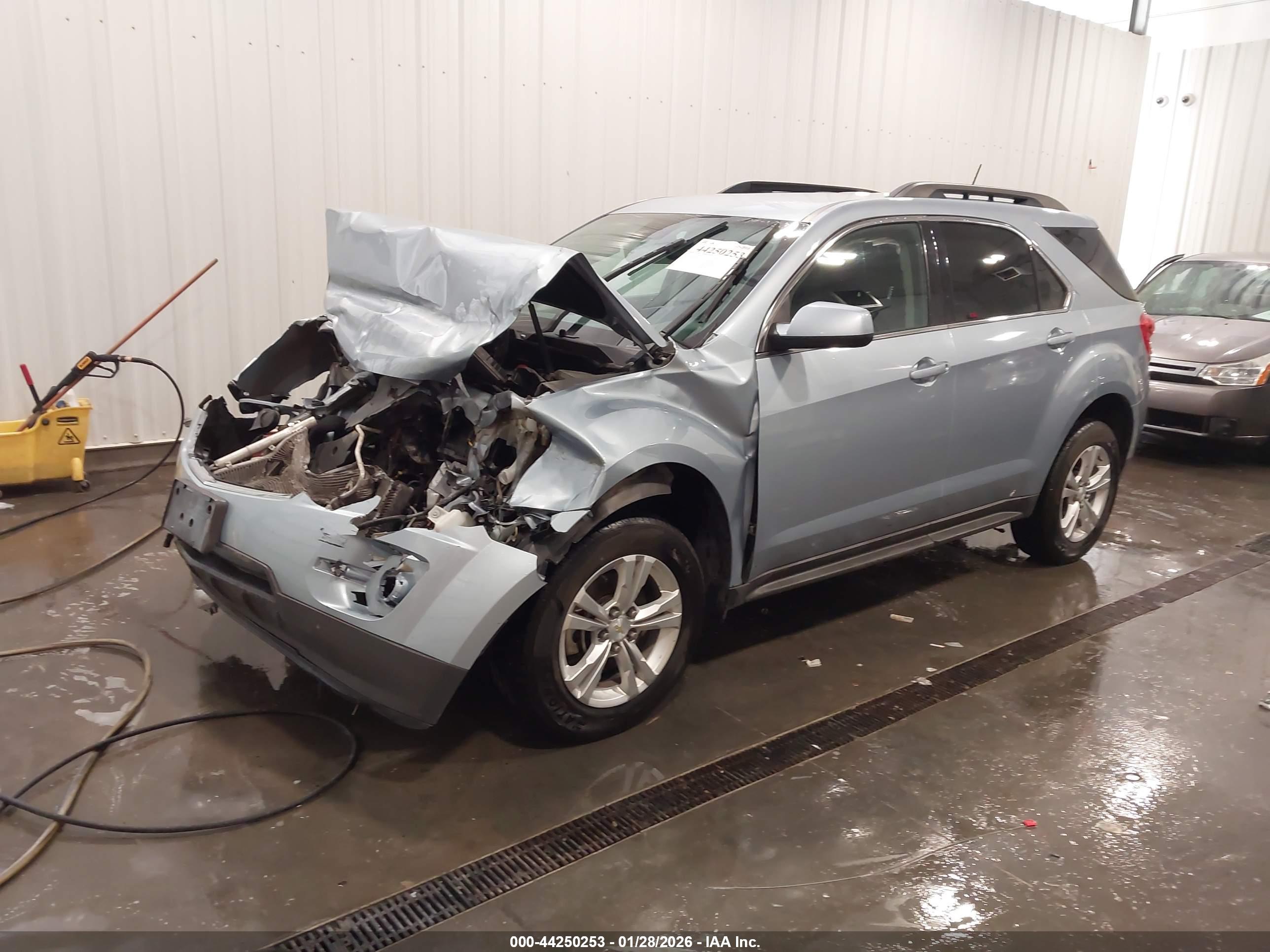 CHEVROLET EQUINOX image 2