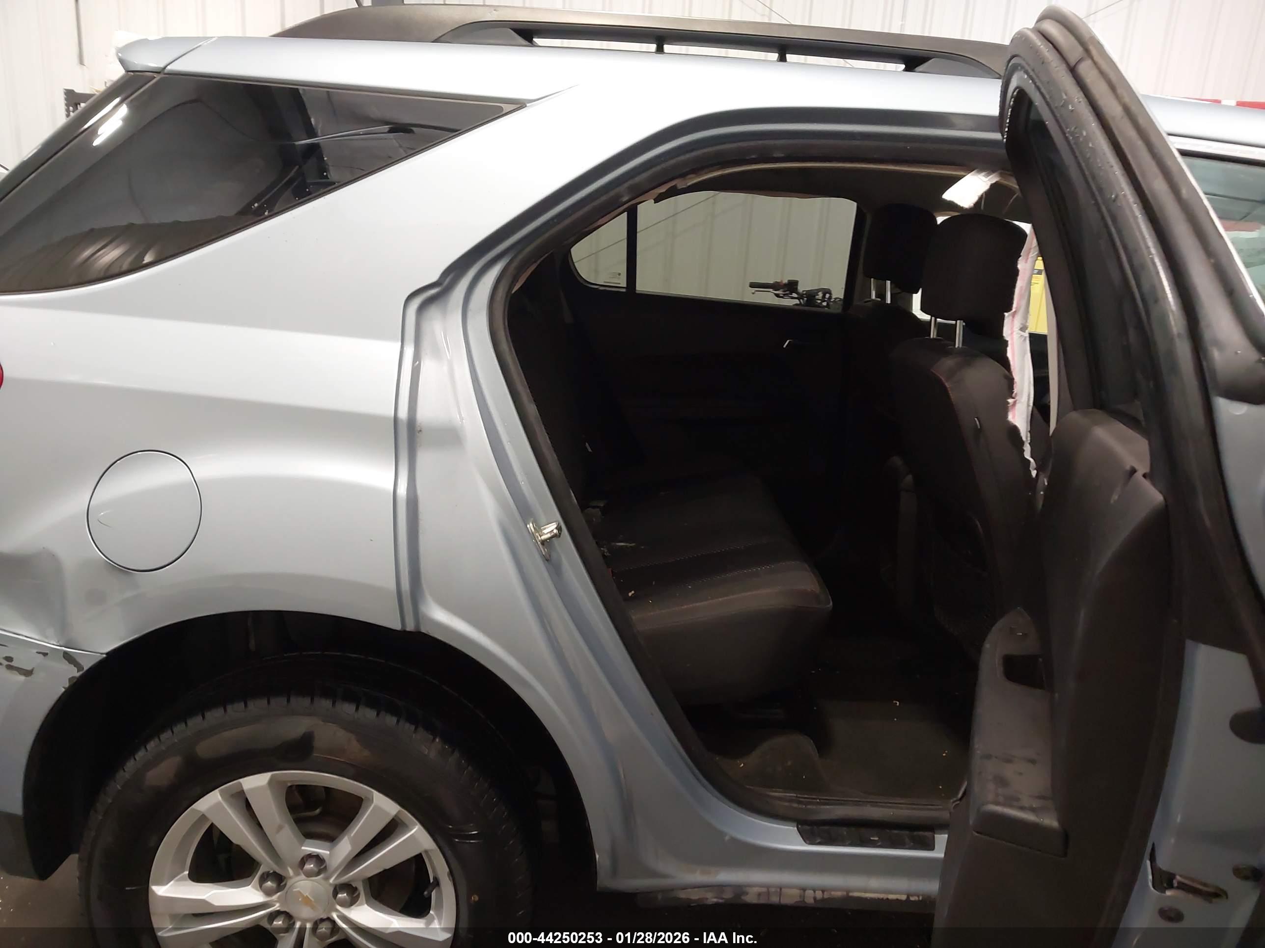 CHEVROLET EQUINOX image 8