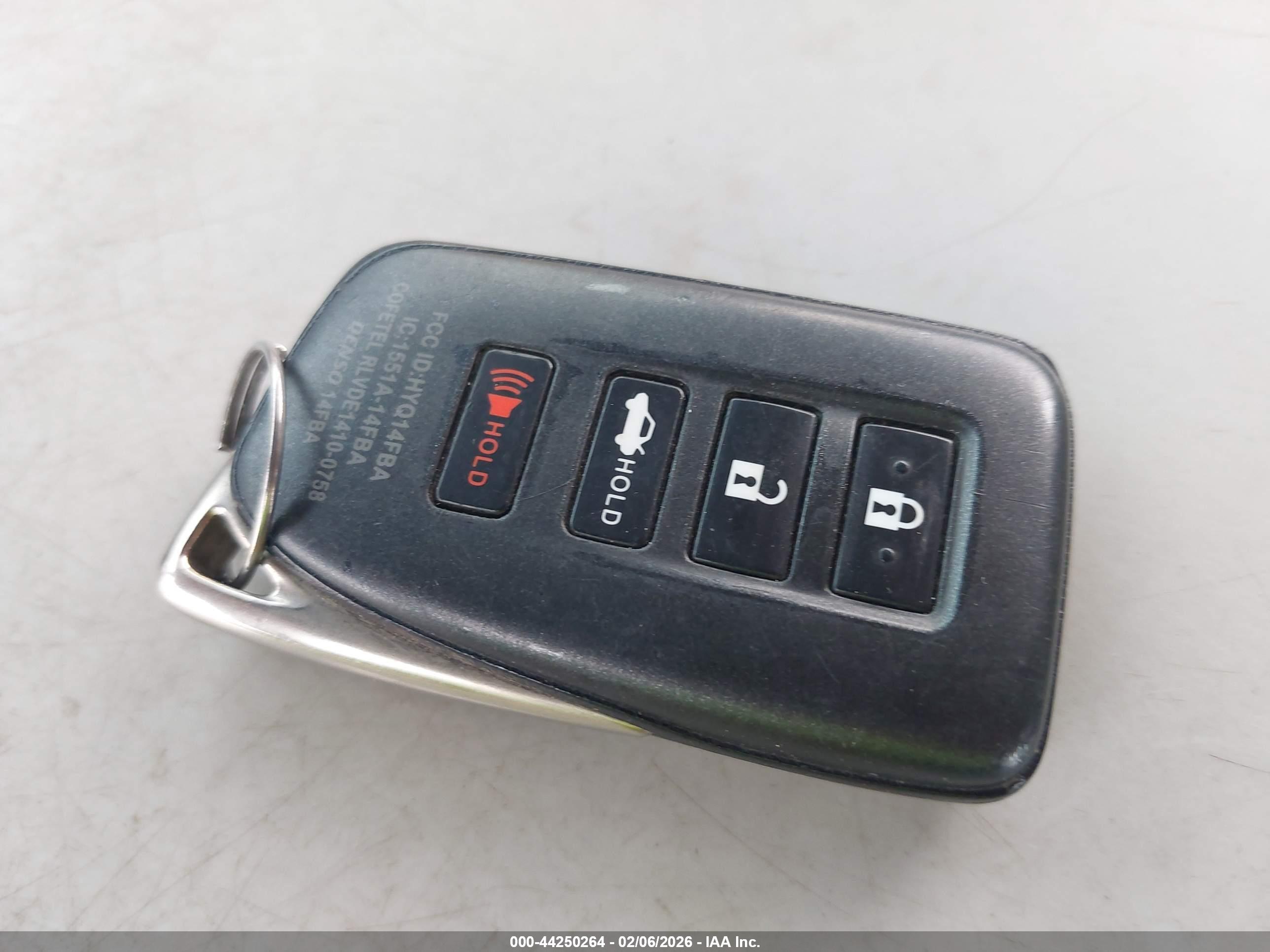 LEXUS IS image 11
